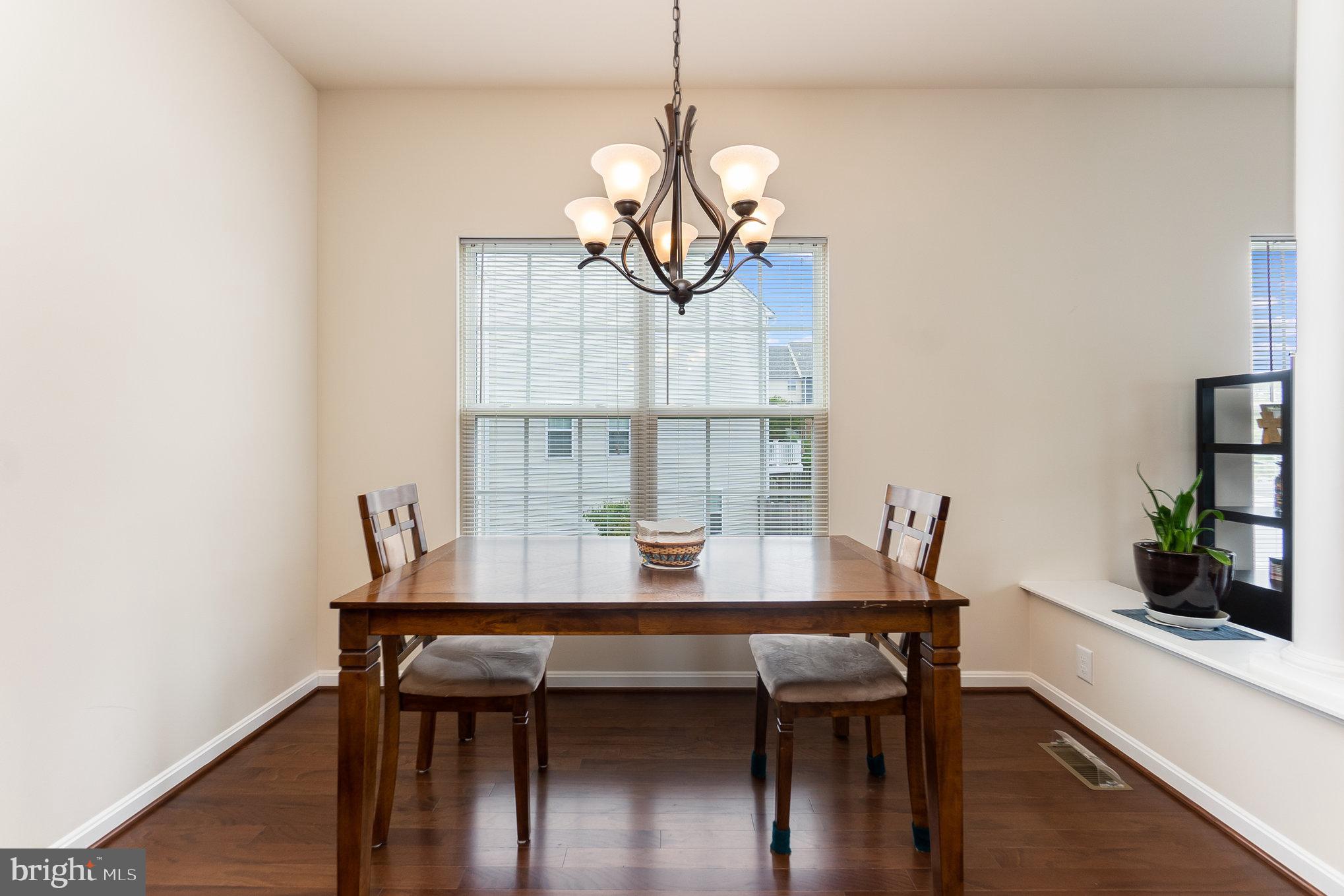 THE TOWNHOMES AT LAKESIDE - Residential