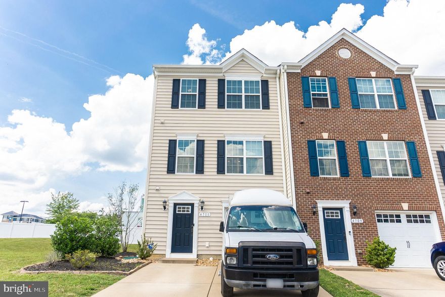 Beautiful End Unit Townhouse! ** 3 Bedrooms and 2/2.Baths. ** Composite Large Deck. ** Light and Bright Enjoy the hardwood floors on the upper level  The kitchen with granite countertops, a spacious island, and stainless steel appliances. Luxurious ceramic flooring graces the bathrooms. The main bedroom is a retreat with vaulted ceilings, a walk-in closet, and a master bathroom featuring a double vanity, soaking tub, and a separate shower. The walk-out basement is an entertainer's delight, featuring a sizable rec room and half bath.  walkout access to backyard & 3 finished levels fully fenced backyard.  A conveniently located laundry room on the upper level adds to the home's functionality. Well-maintained walking trails alongside two ponds, where ducks, cranes, herons, and geese make regular appearances. The seller requires a 30-day rent-back arrangement. This is not just a home;
Located near everything from shopping, dining, hospital & 2 VRE stations 15 minutes away near downtown