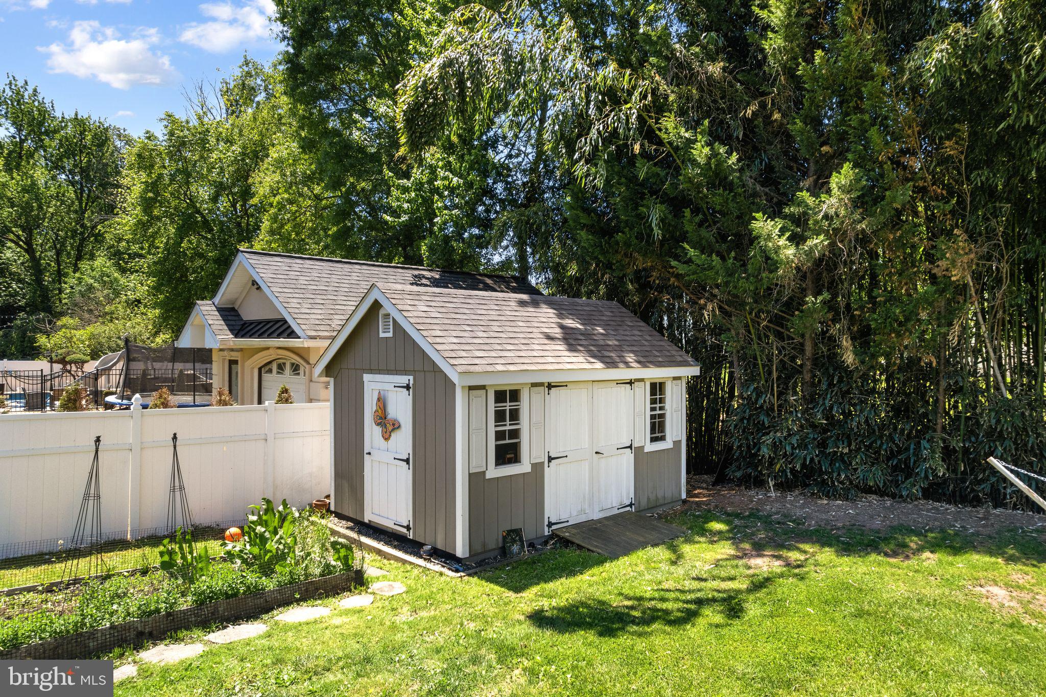 WYNNEWOOD - Residential
