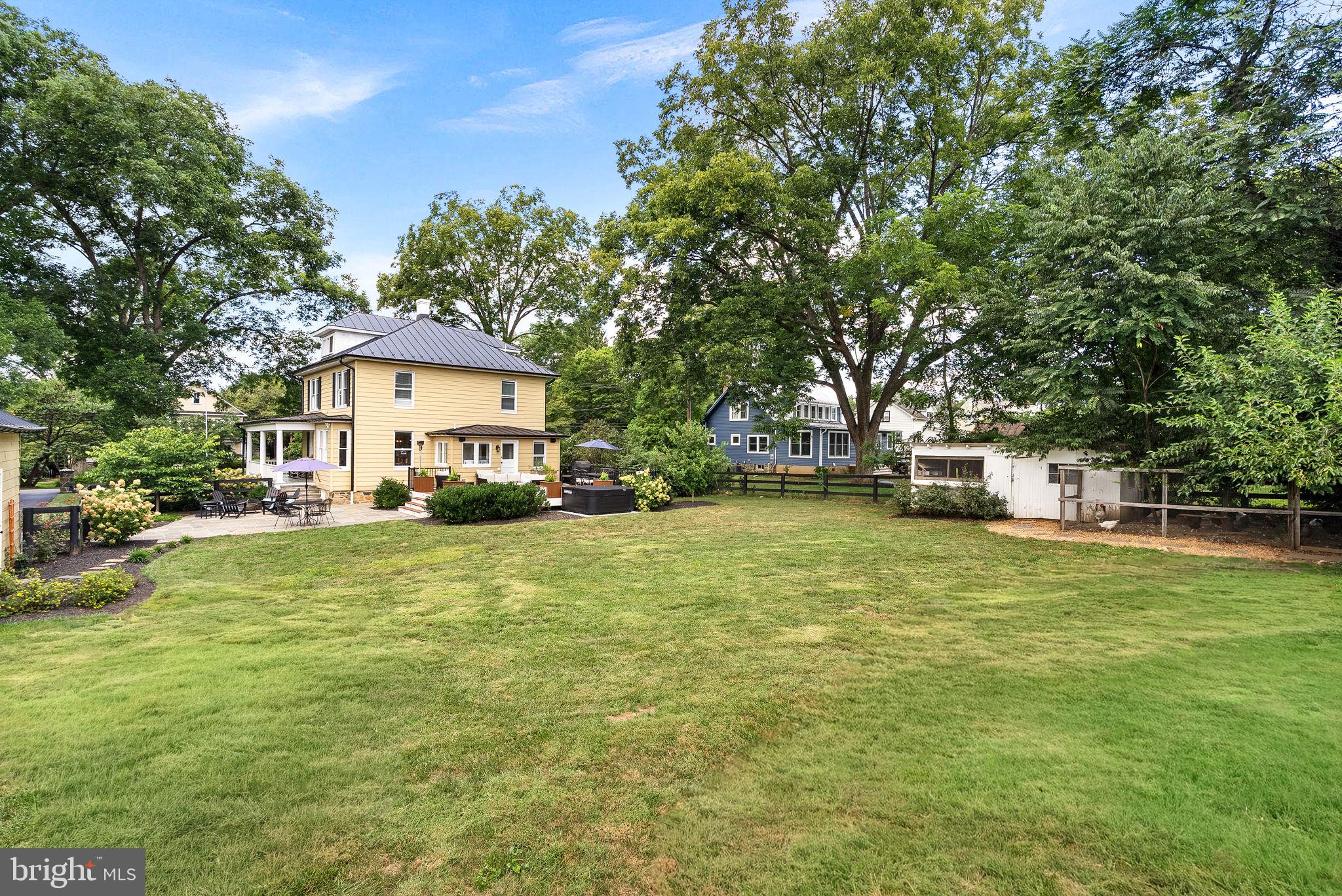 TOWN OF ROUND HILL - Residential