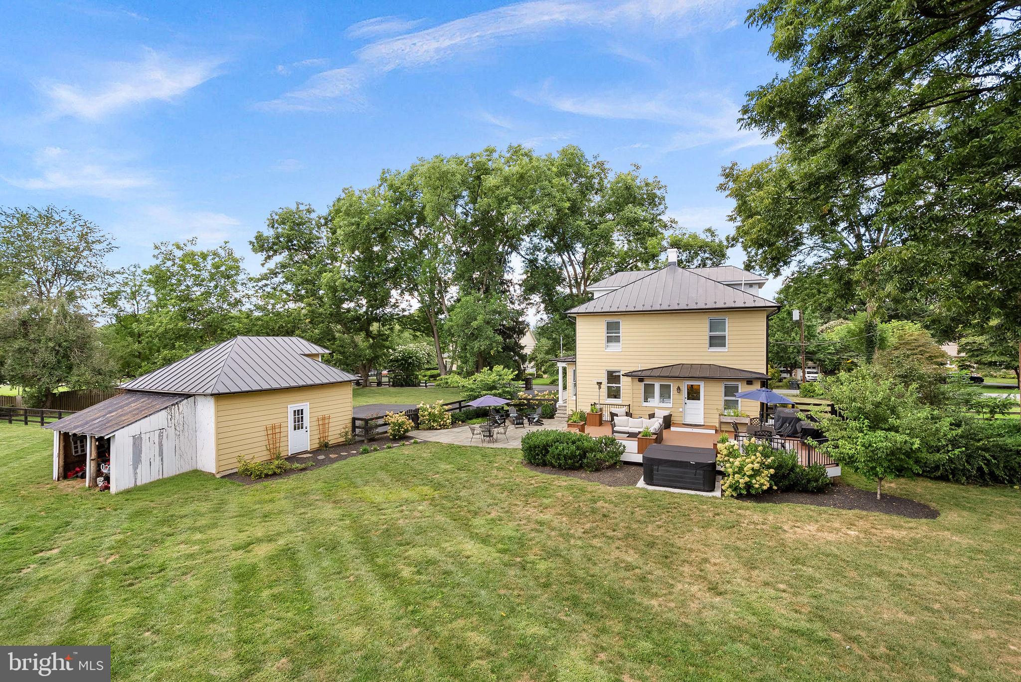 TOWN OF ROUND HILL - Residential