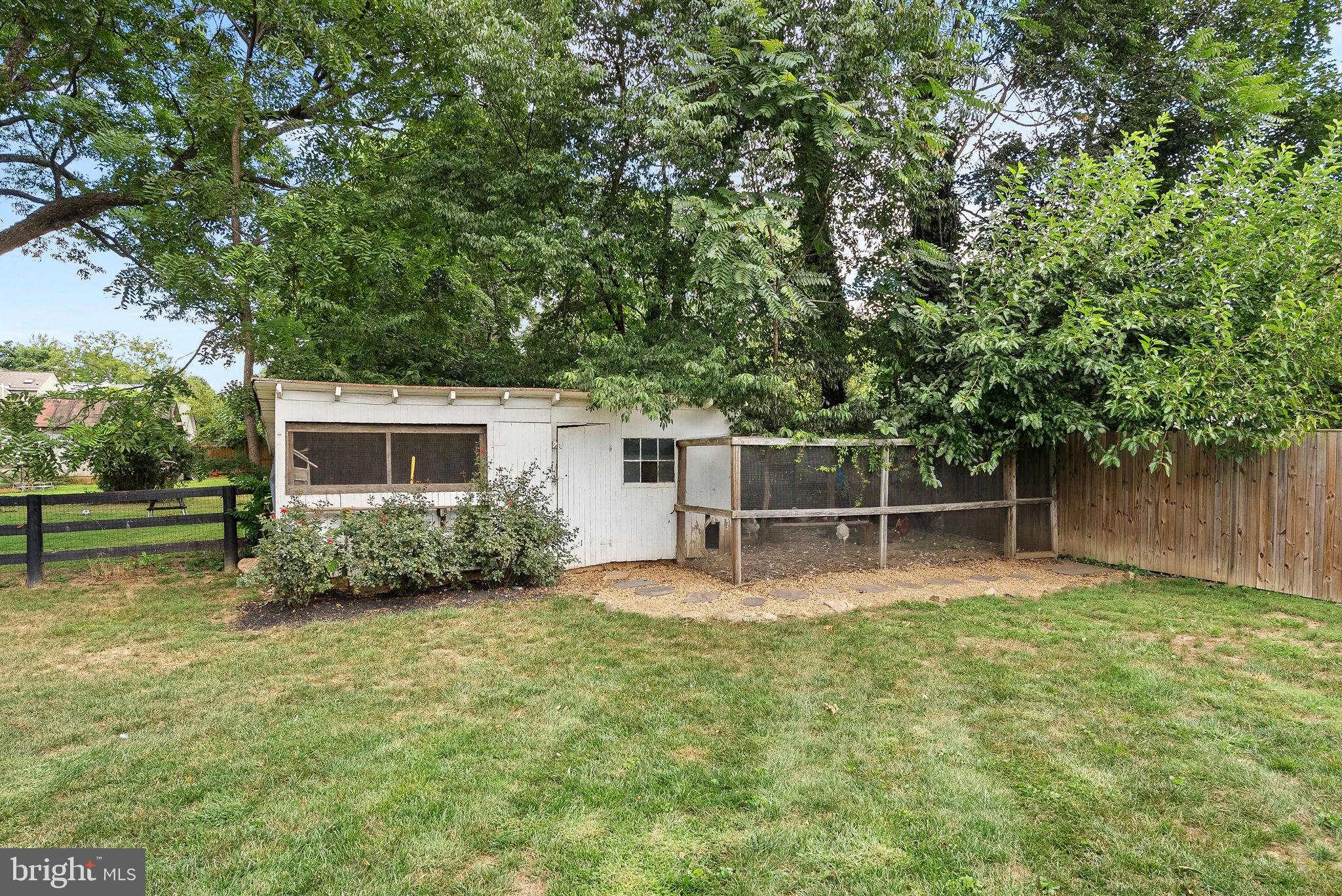 TOWN OF ROUND HILL - Residential