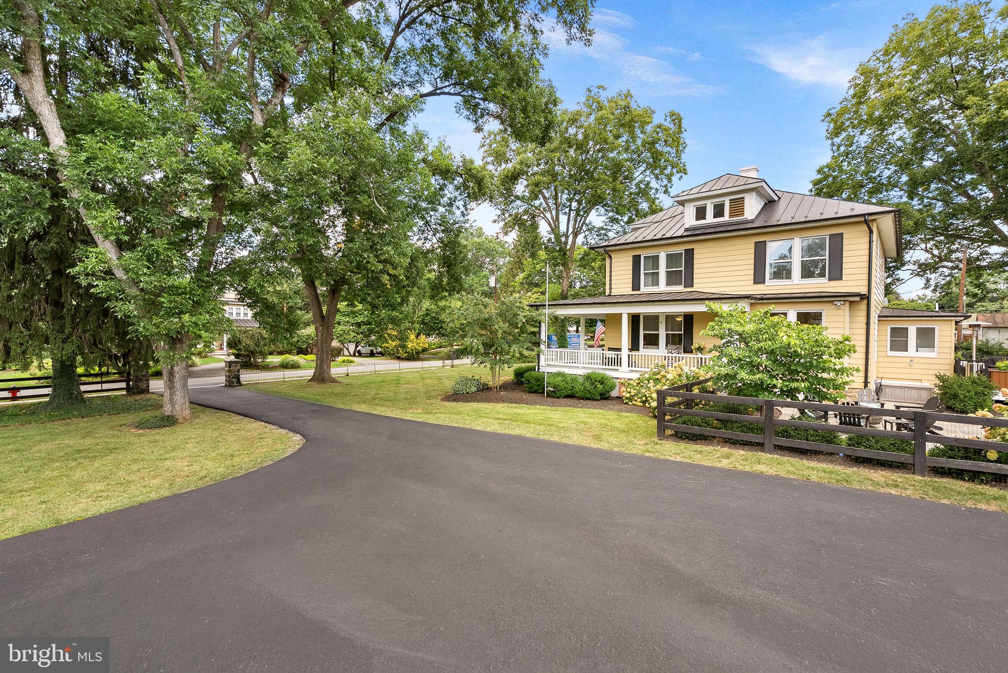 TOWN OF ROUND HILL - Residential