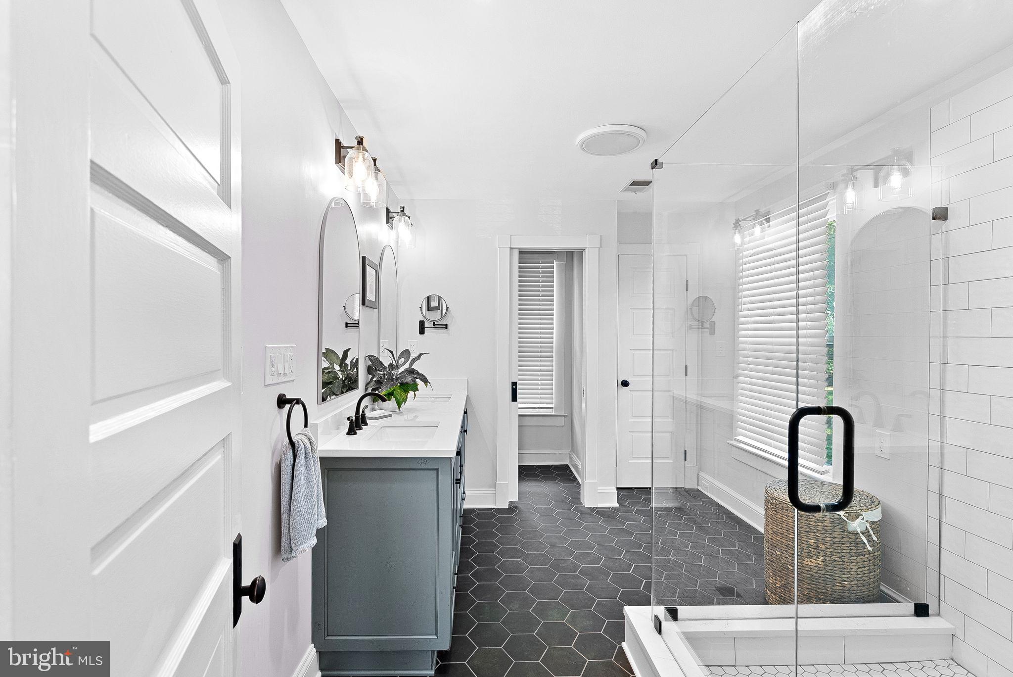 TOWN OF ROUND HILL - Residential