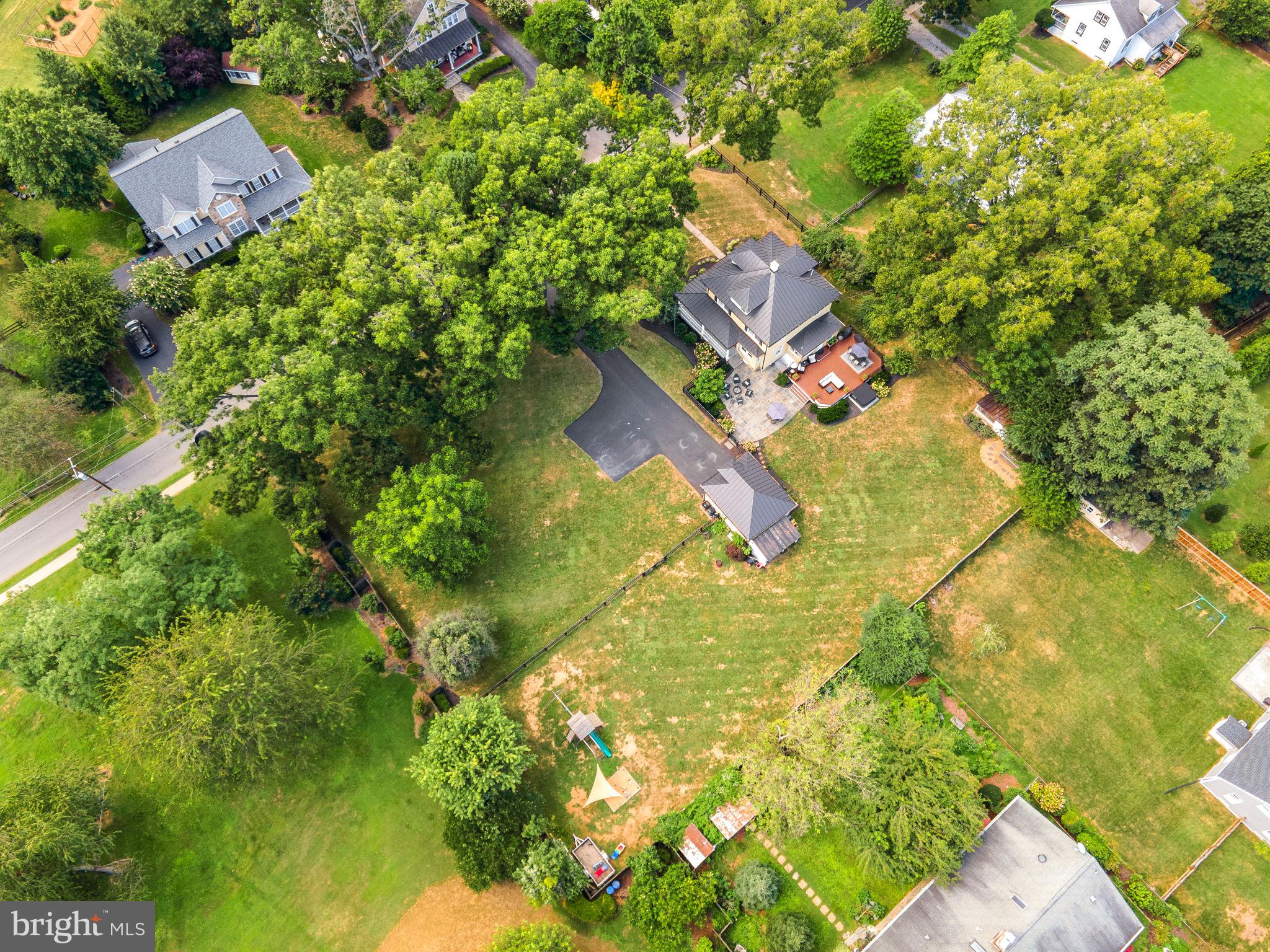 TOWN OF ROUND HILL - Residential