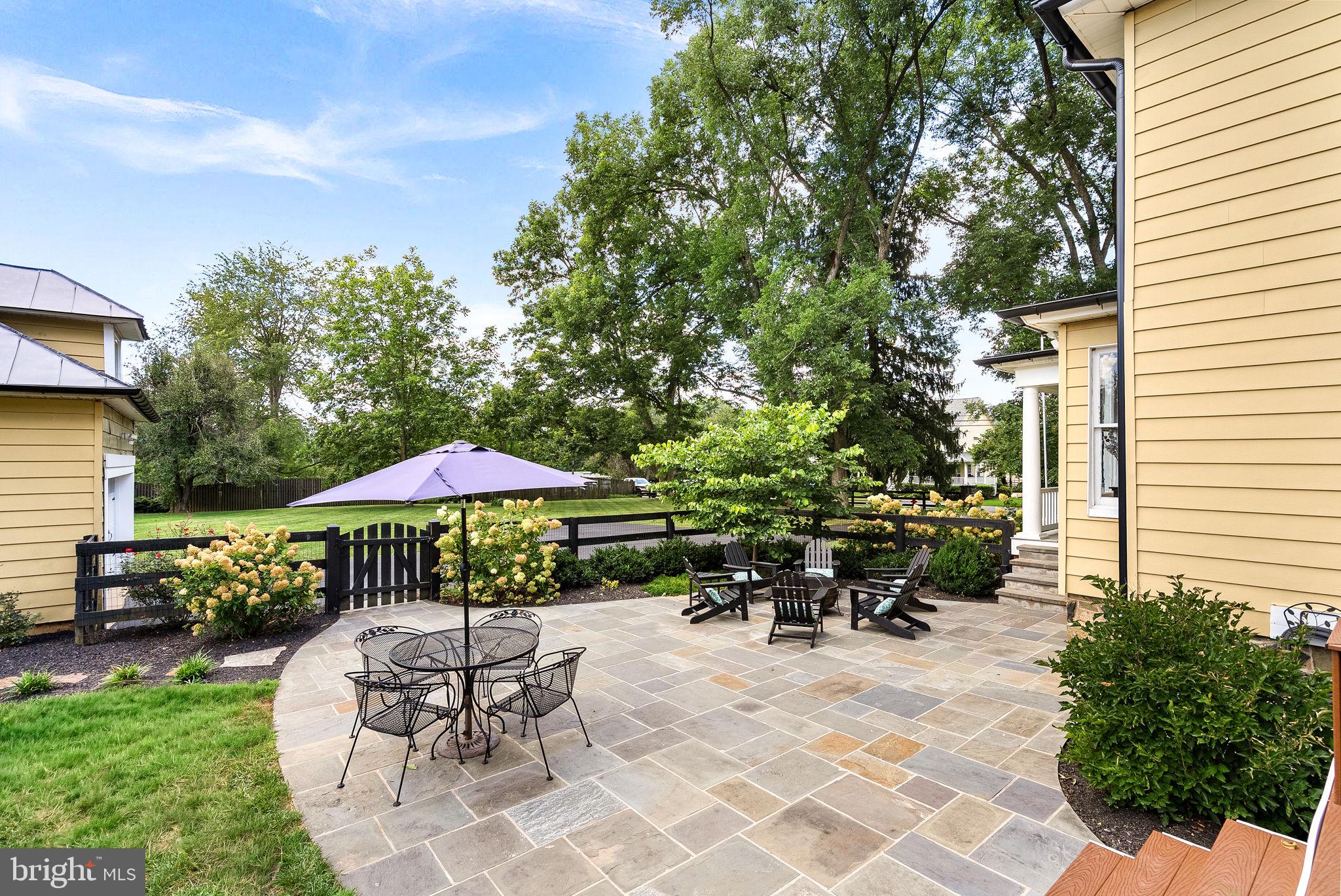 TOWN OF ROUND HILL - Residential