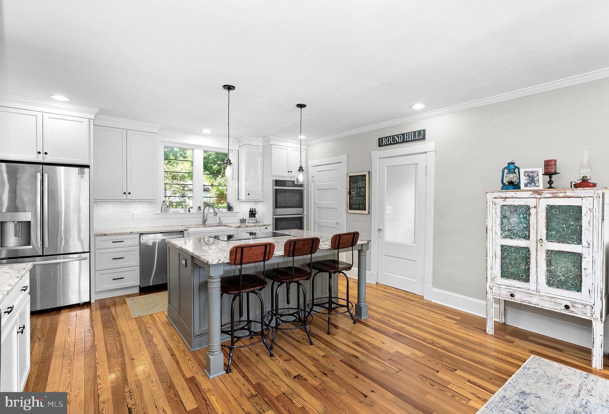 TOWN OF ROUND HILL - Residential