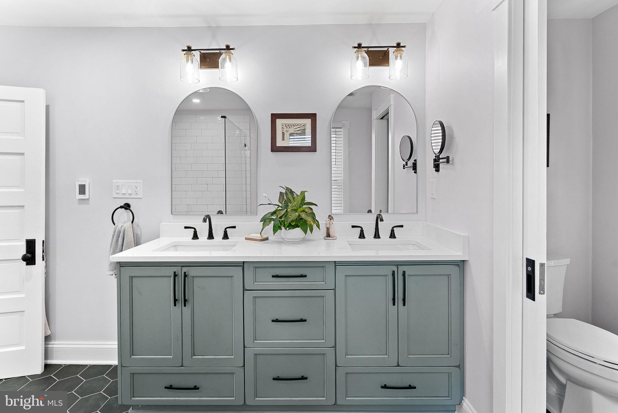 TOWN OF ROUND HILL - Residential