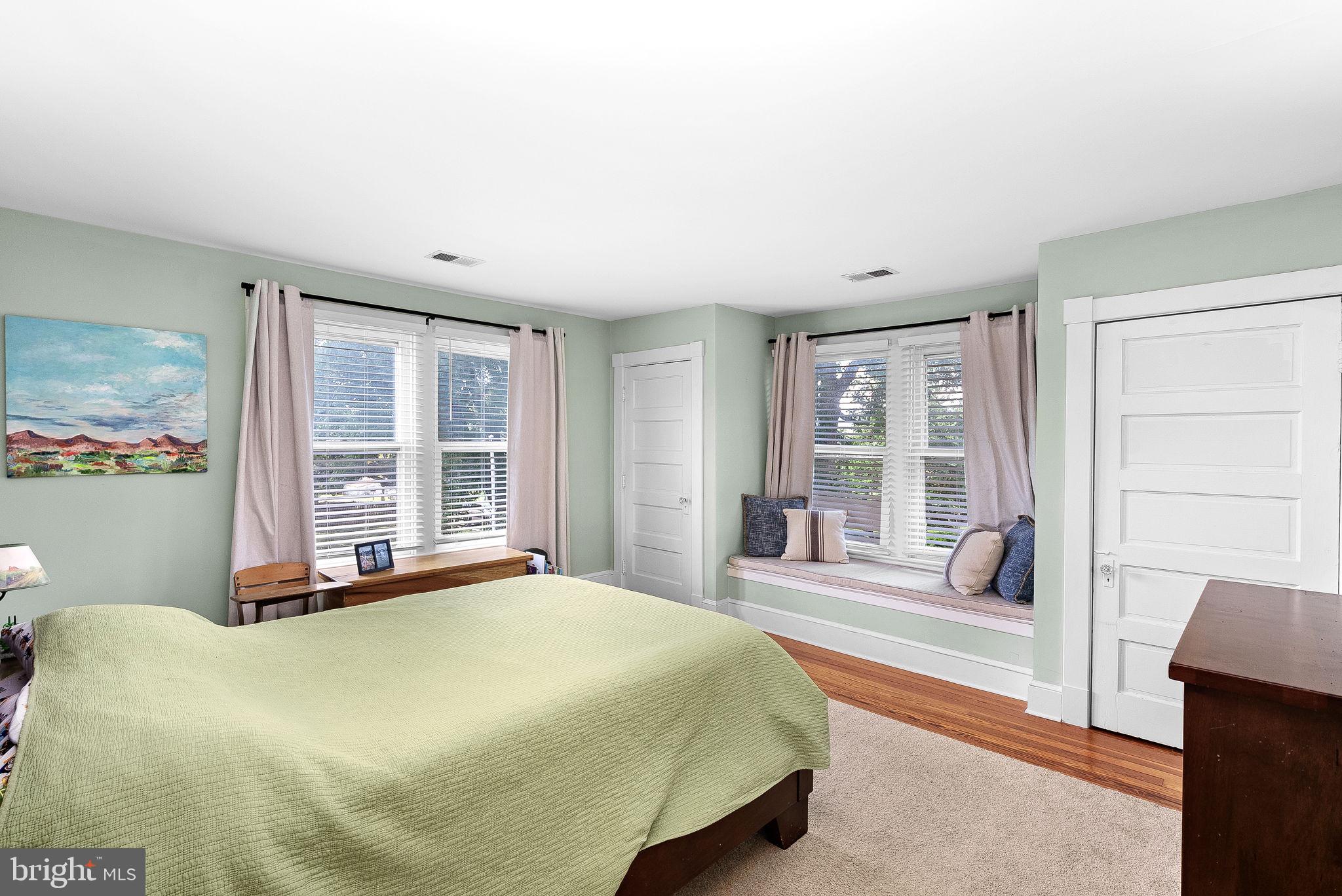 TOWN OF ROUND HILL - Residential