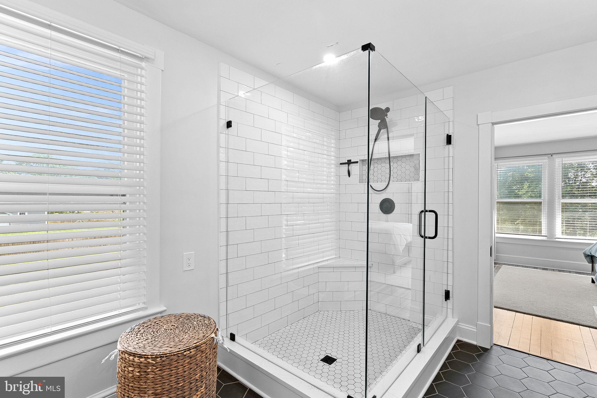 TOWN OF ROUND HILL - Residential