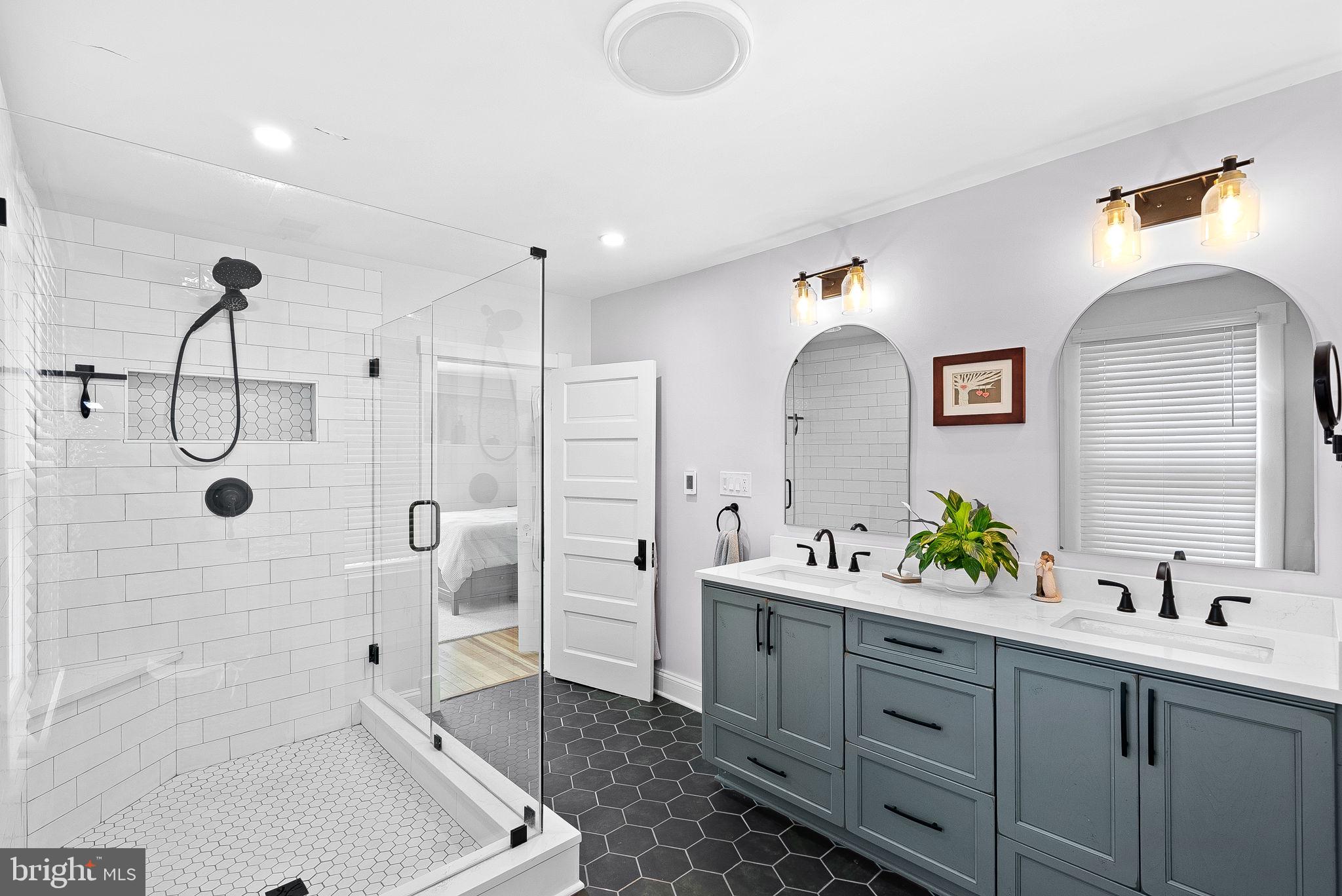 TOWN OF ROUND HILL - Residential