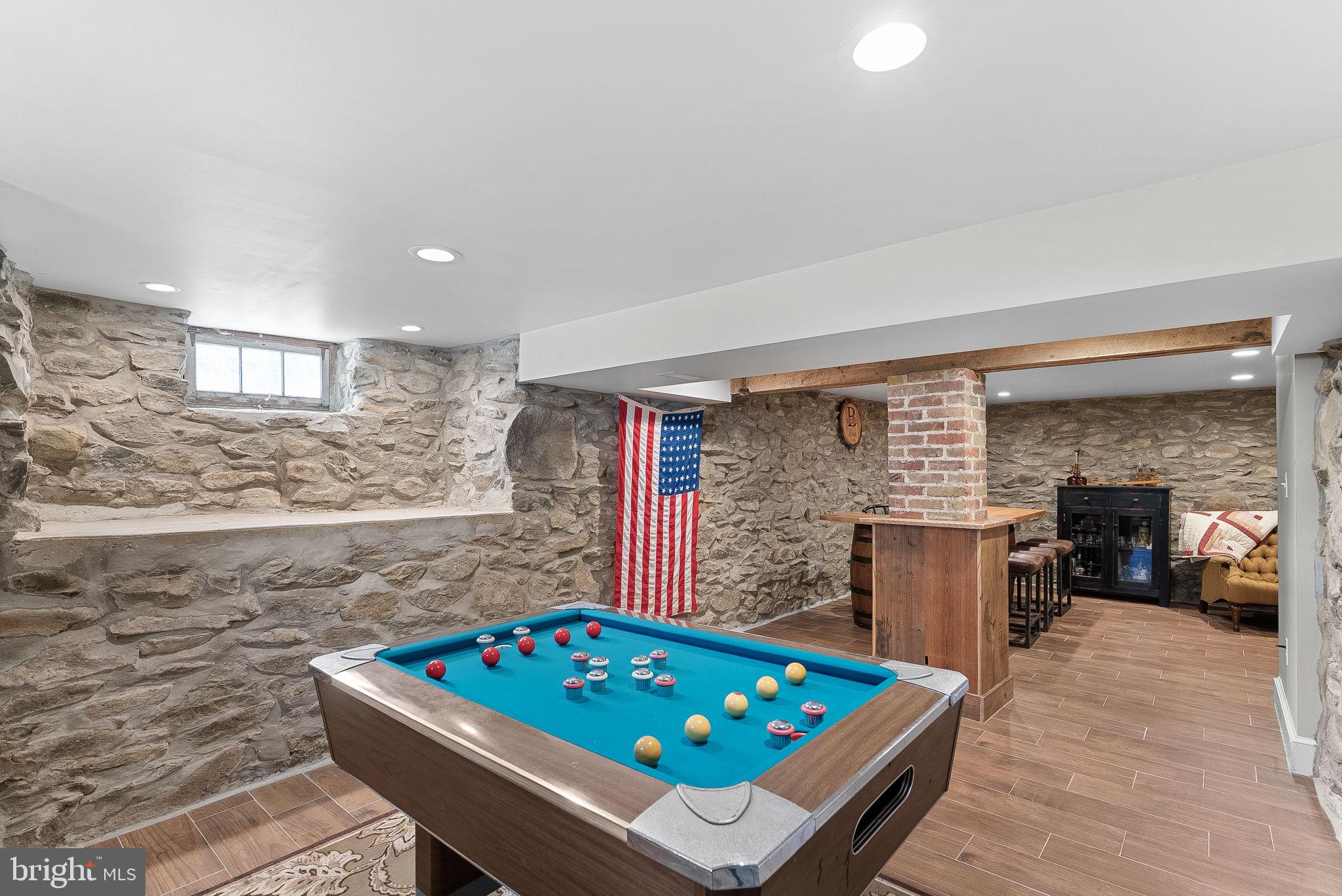 TOWN OF ROUND HILL - Residential