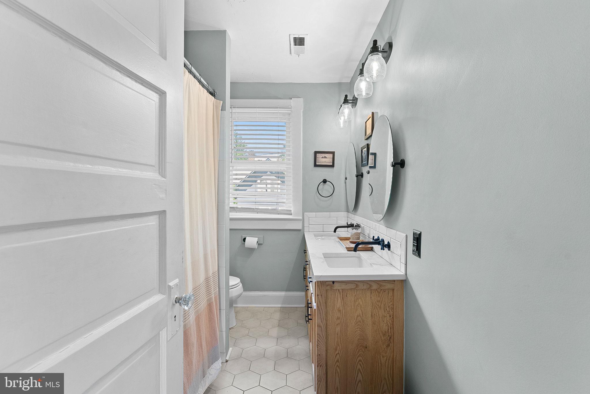 TOWN OF ROUND HILL - Residential