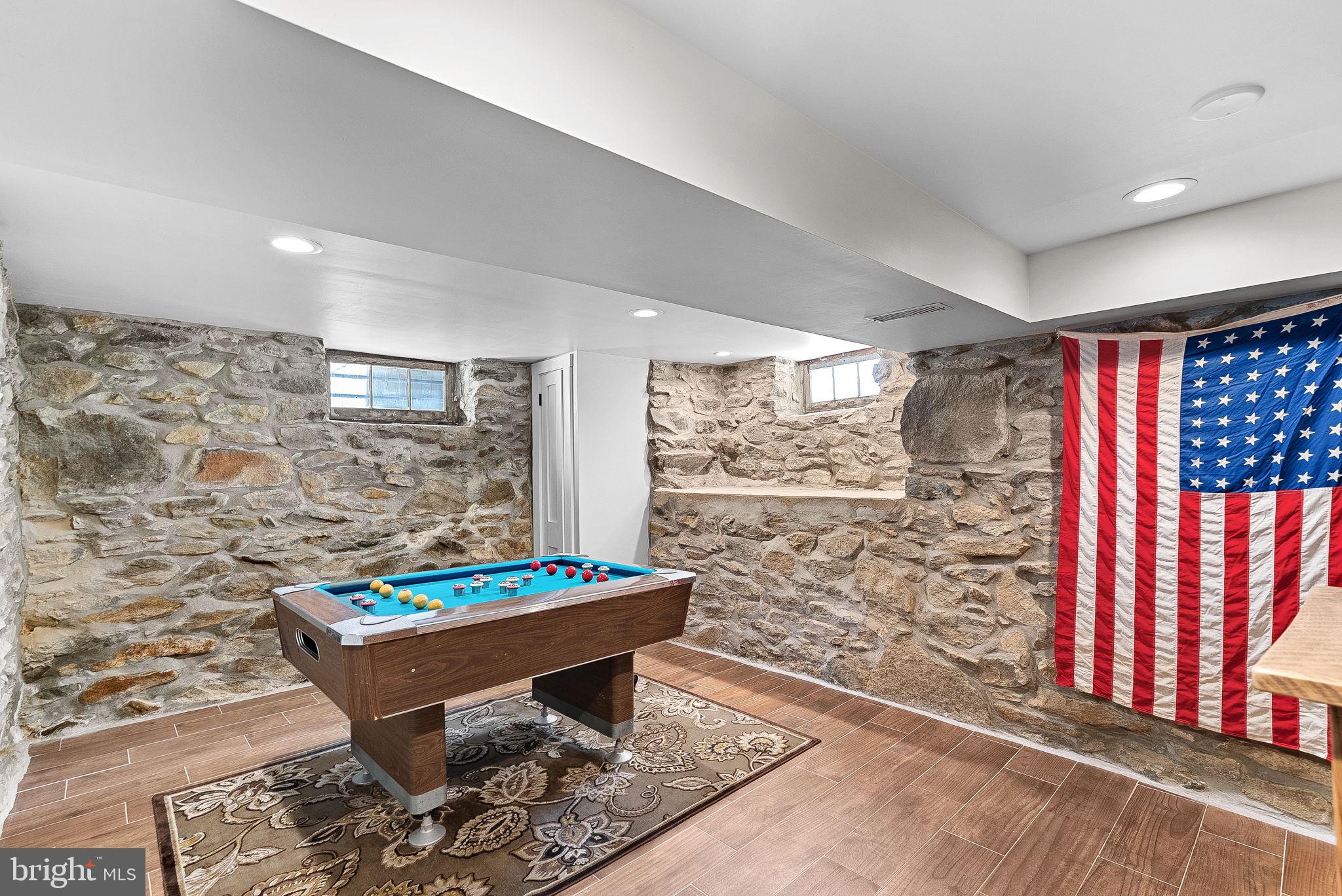 TOWN OF ROUND HILL - Residential