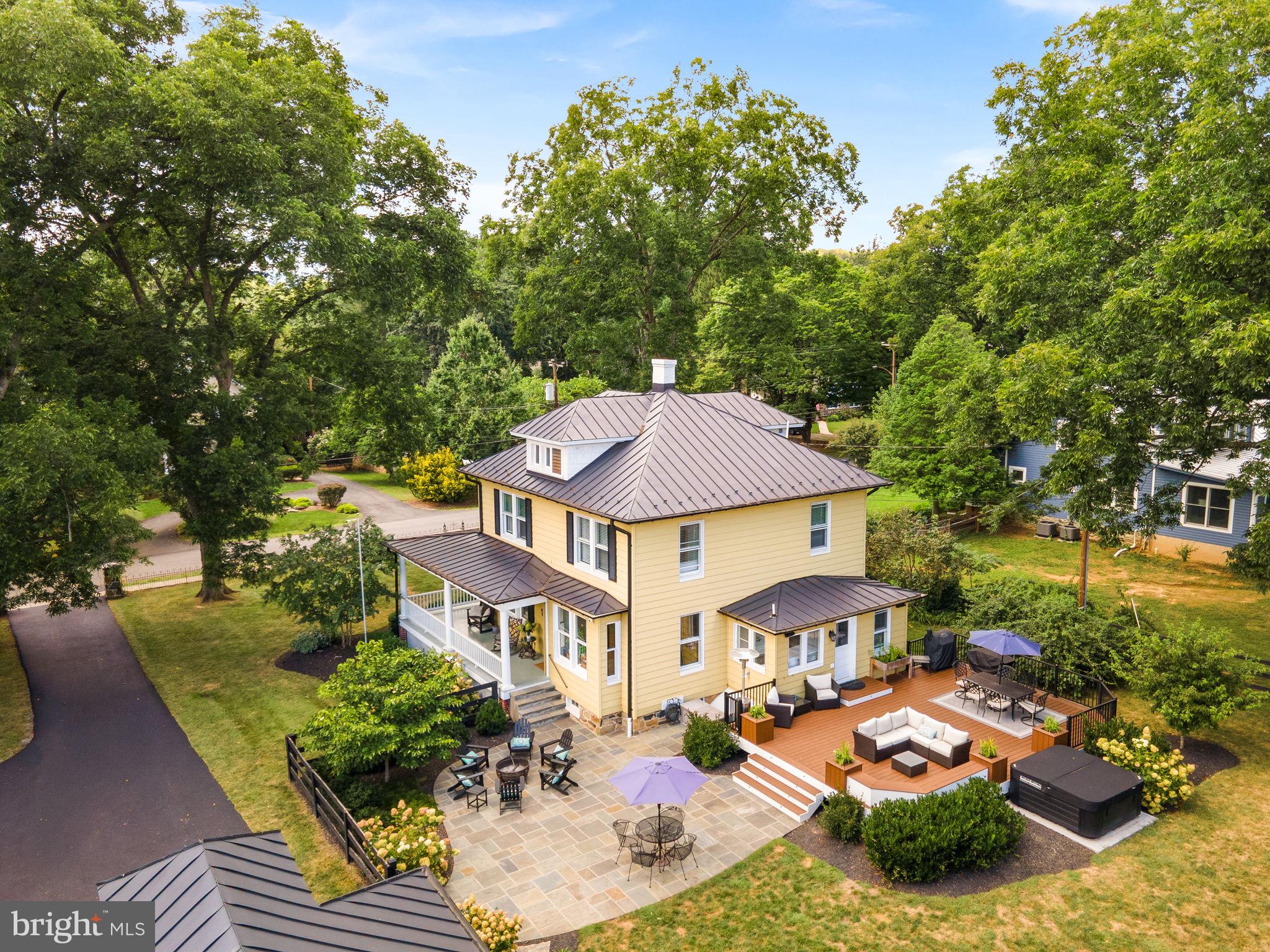 TOWN OF ROUND HILL - Residential