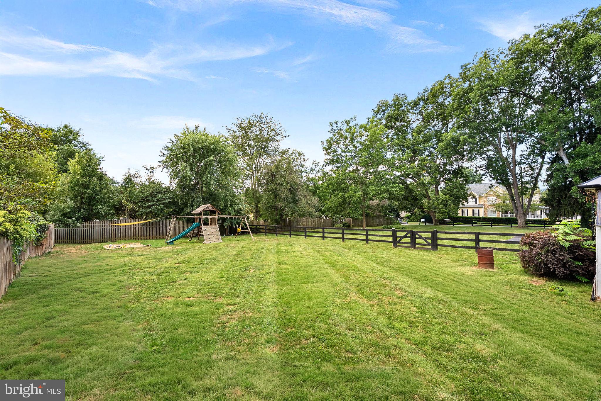 TOWN OF ROUND HILL - Residential