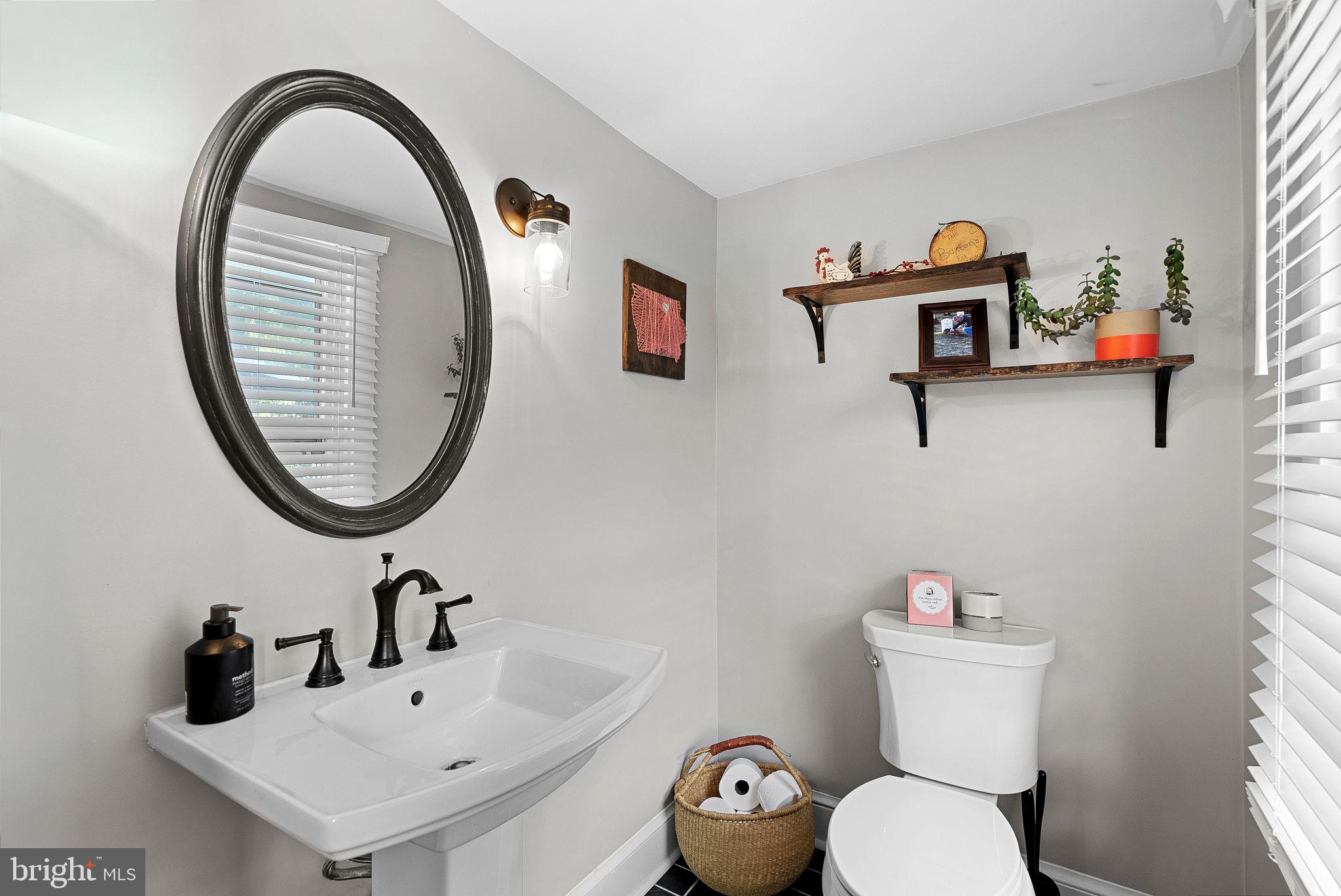 TOWN OF ROUND HILL - Residential