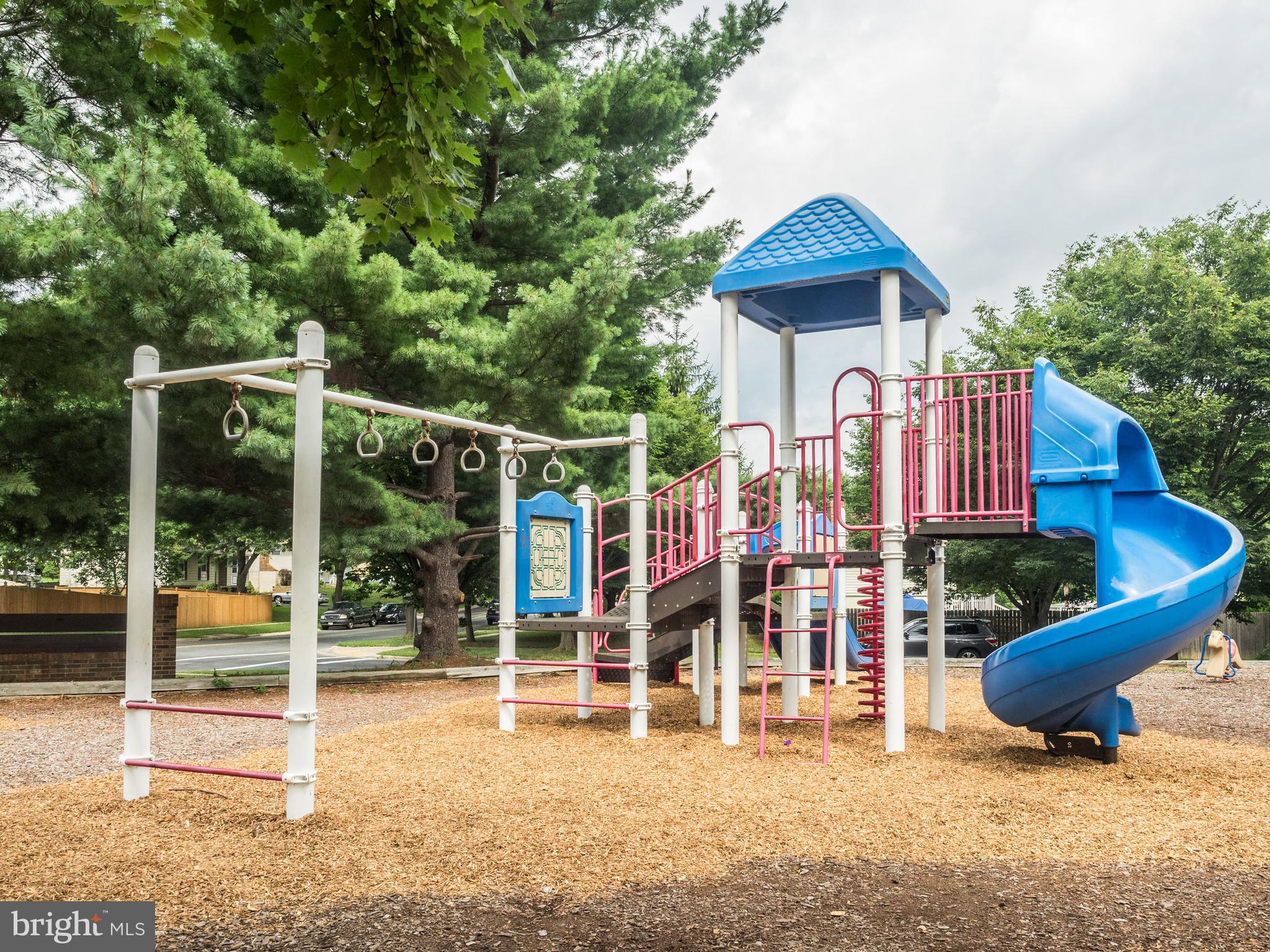 FLOWER HILL - Residential