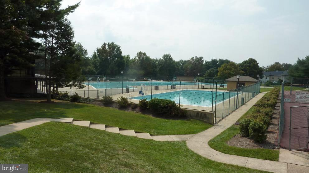 FLOWER HILL - Residential