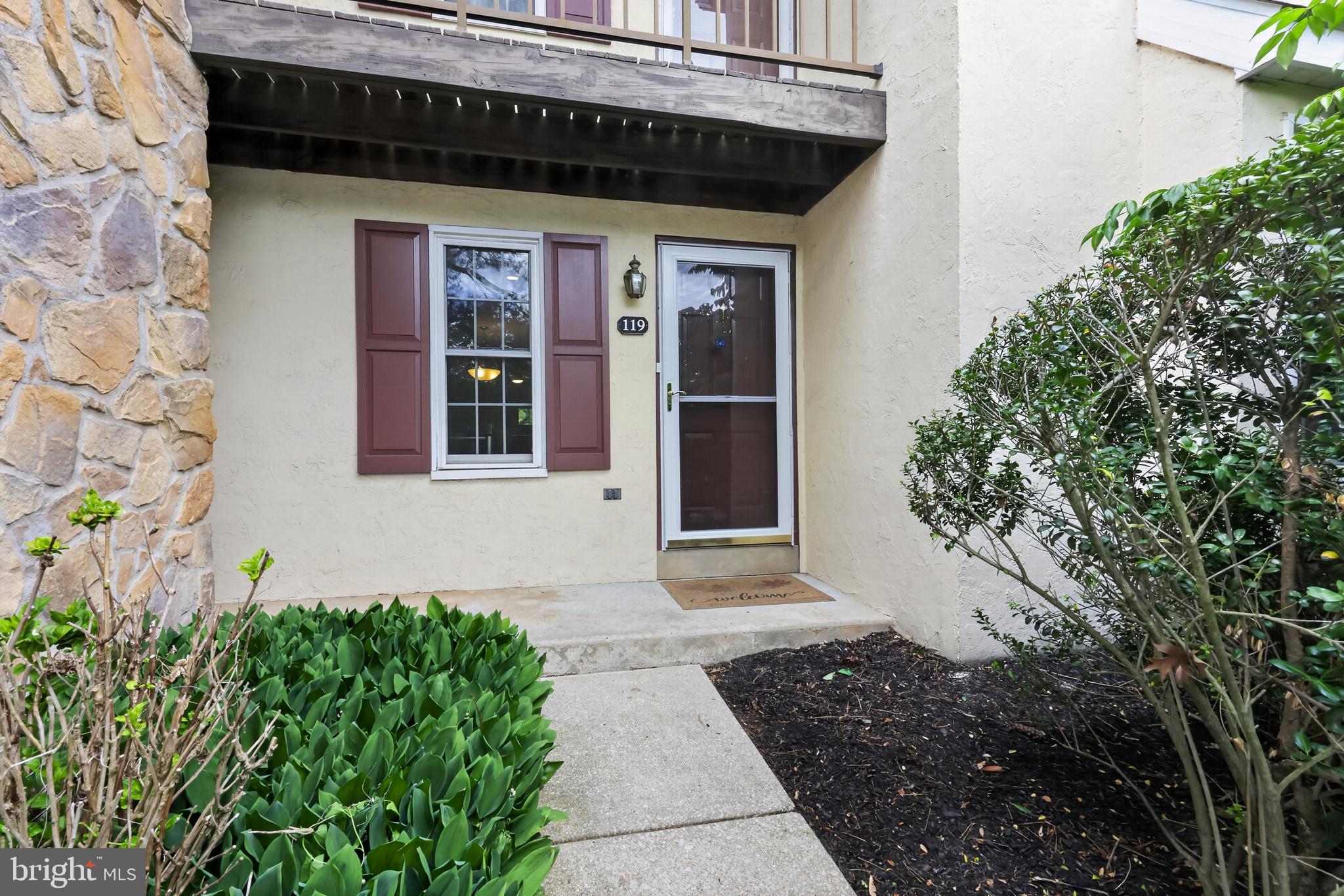 VALLEY STREAM - Residential