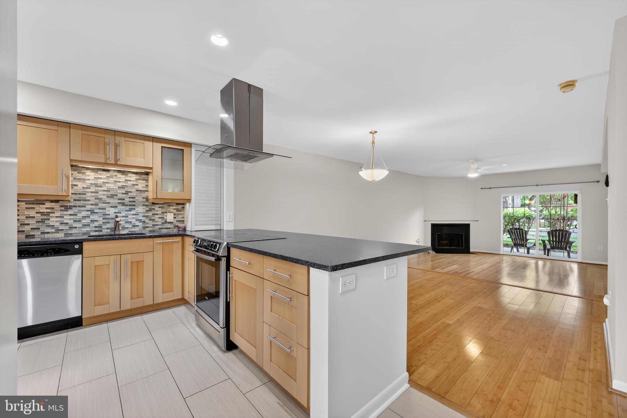 VALLEY STREAM - Residential