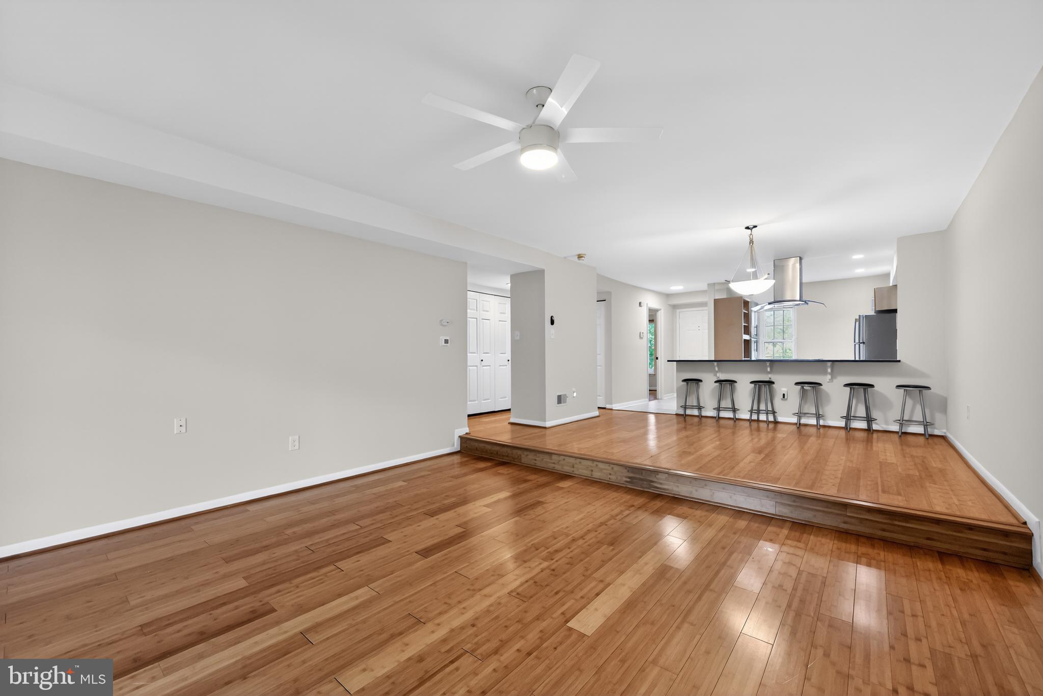 VALLEY STREAM - Residential