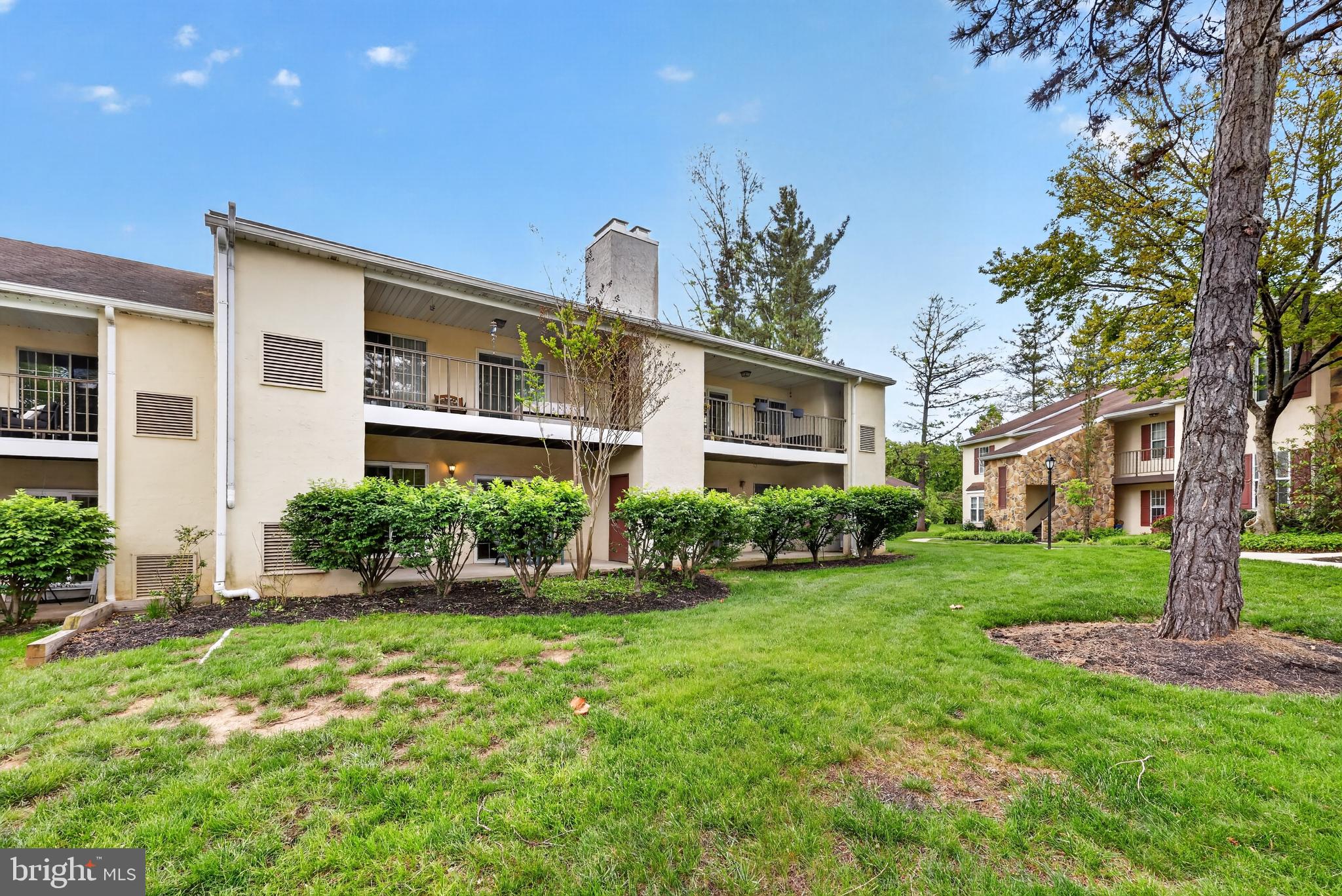 VALLEY STREAM - Residential