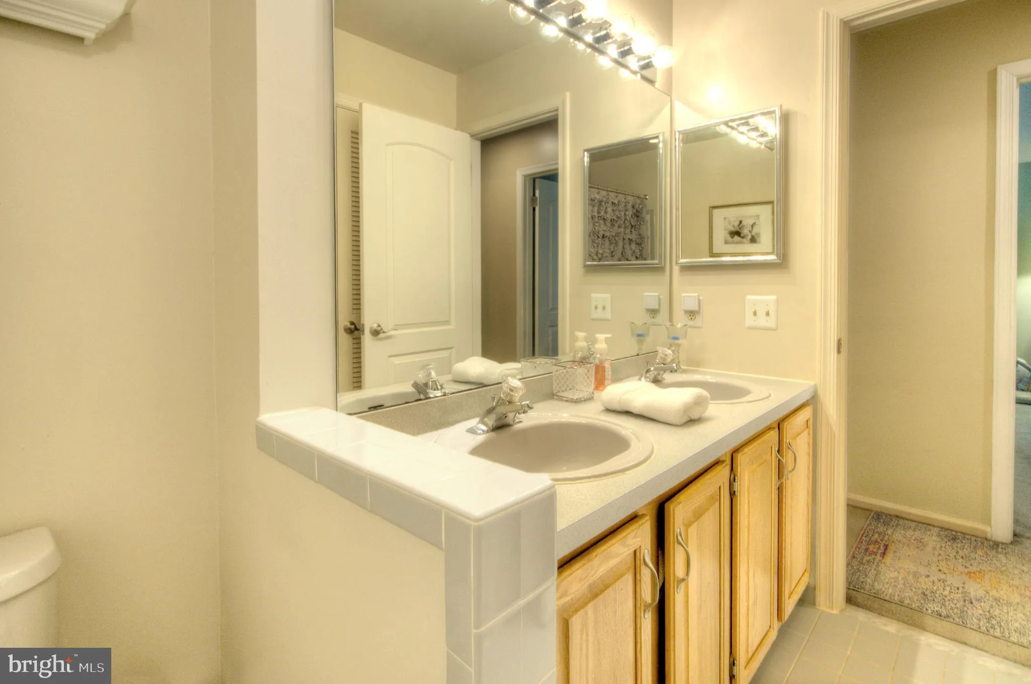 Turnersville, New Jersey 08012, United States, 3 Bedrooms Bedrooms, ,3 BathroomsBathrooms,Residential,Pending,141563