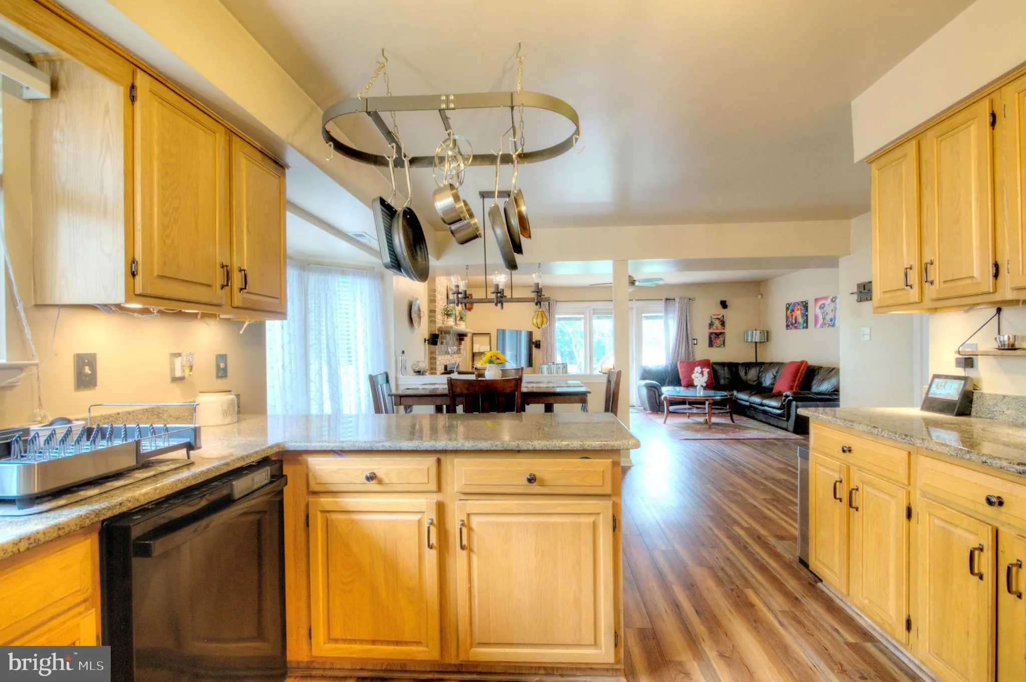 Turnersville, New Jersey 08012, United States, 3 Bedrooms Bedrooms, ,3 BathroomsBathrooms,Residential,Pending,141563