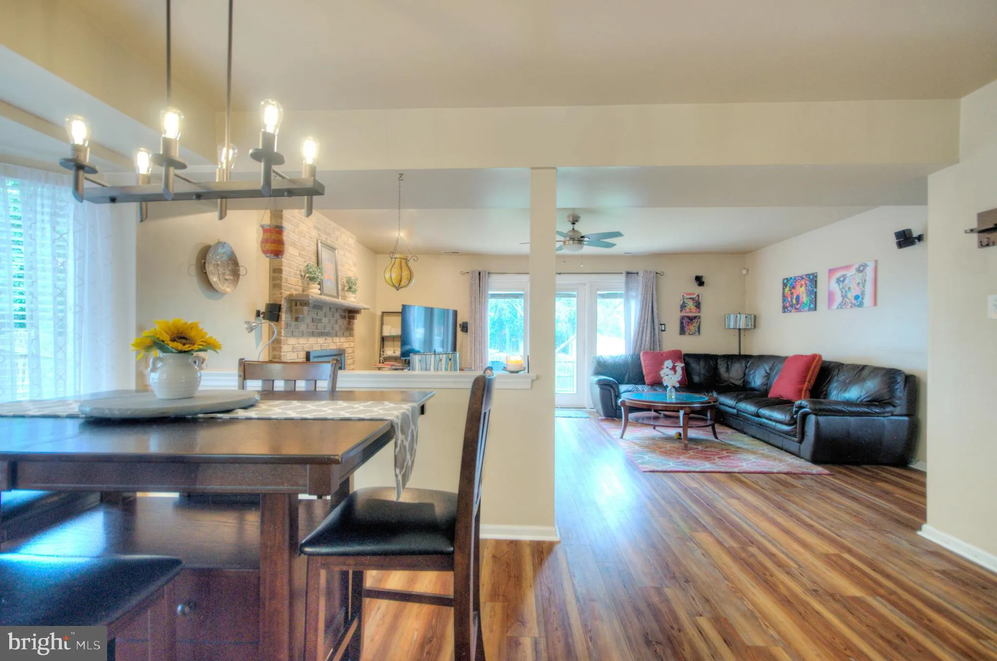 Turnersville, New Jersey 08012, United States, 3 Bedrooms Bedrooms, ,3 BathroomsBathrooms,Residential,Pending,141563