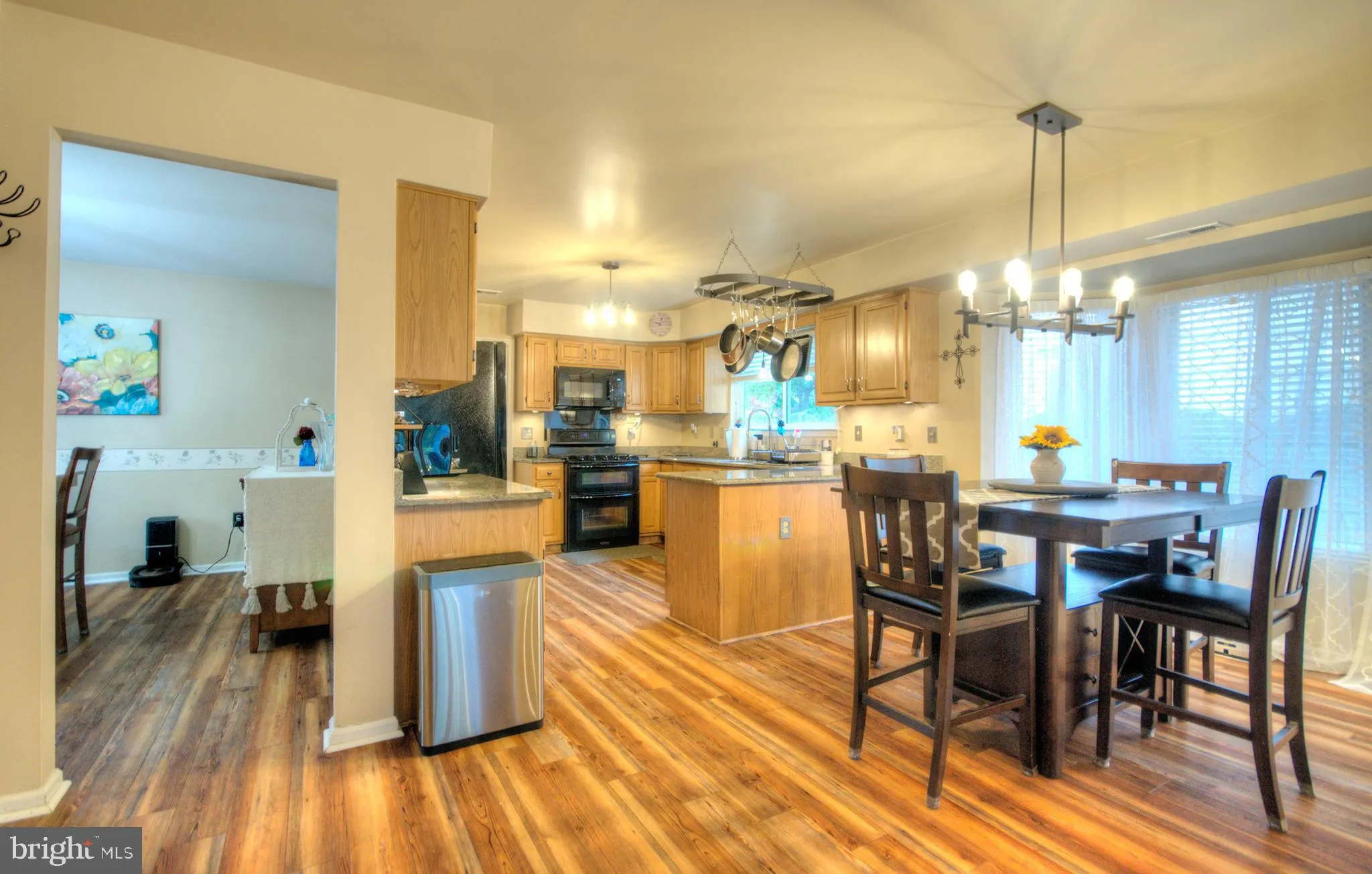 Turnersville, New Jersey 08012, United States, 3 Bedrooms Bedrooms, ,3 BathroomsBathrooms,Residential,Pending,141563