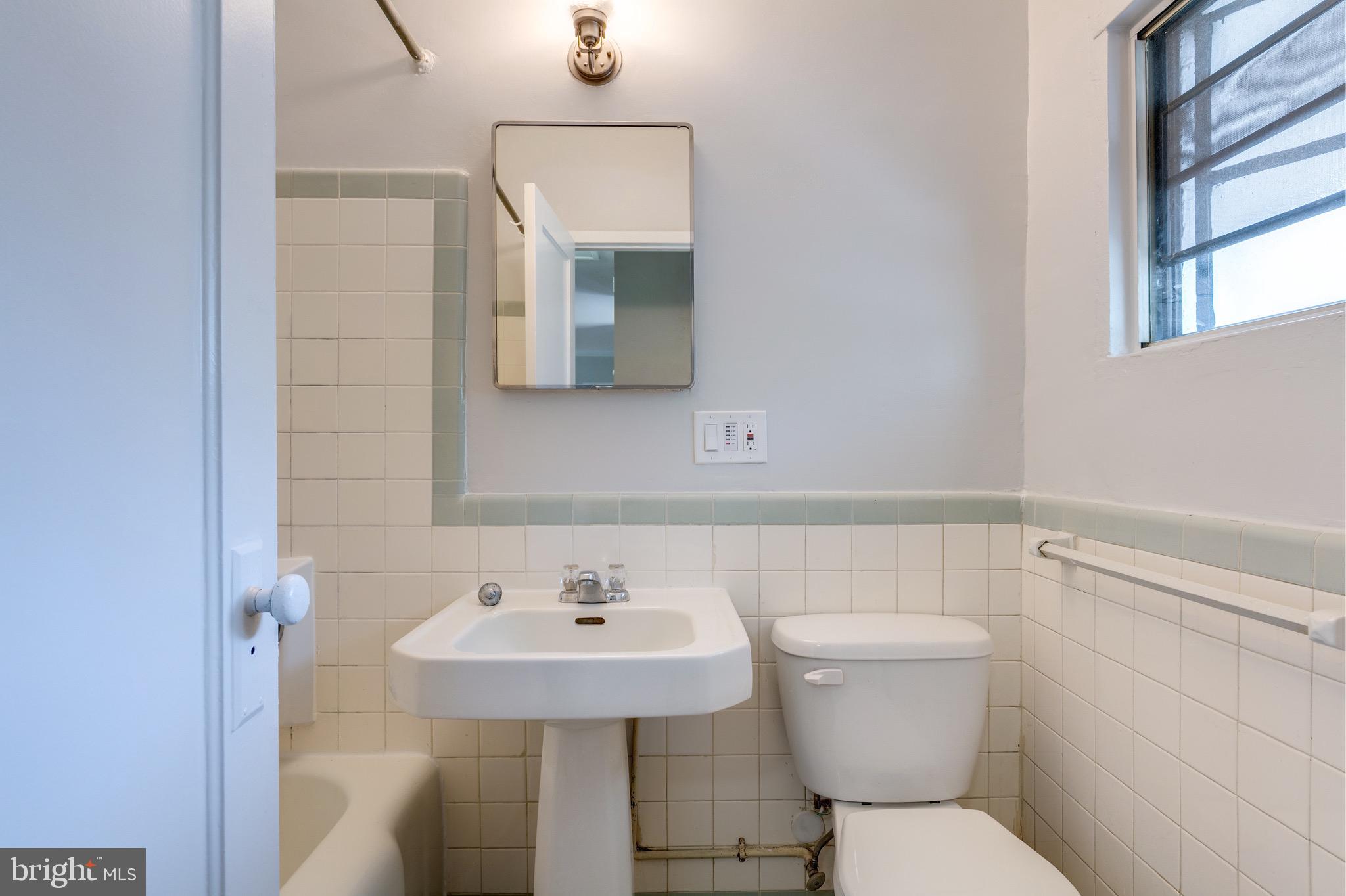 PARK  FAIRFAX - Residential Lease