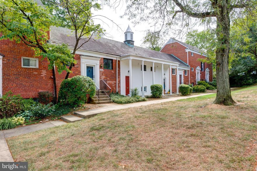 Pretty view of open common area from the living room, dining room, and bedroom! Spacious living room and dining room area. Heating and AC Units, Kitchen and Bath heating units new in 2011. It has its own washer, dryer, and dishwasher. There is street parking in front of the door. NO UNIT ABOVE. 1 cat or dog allowed but not to exceed 75lbs.