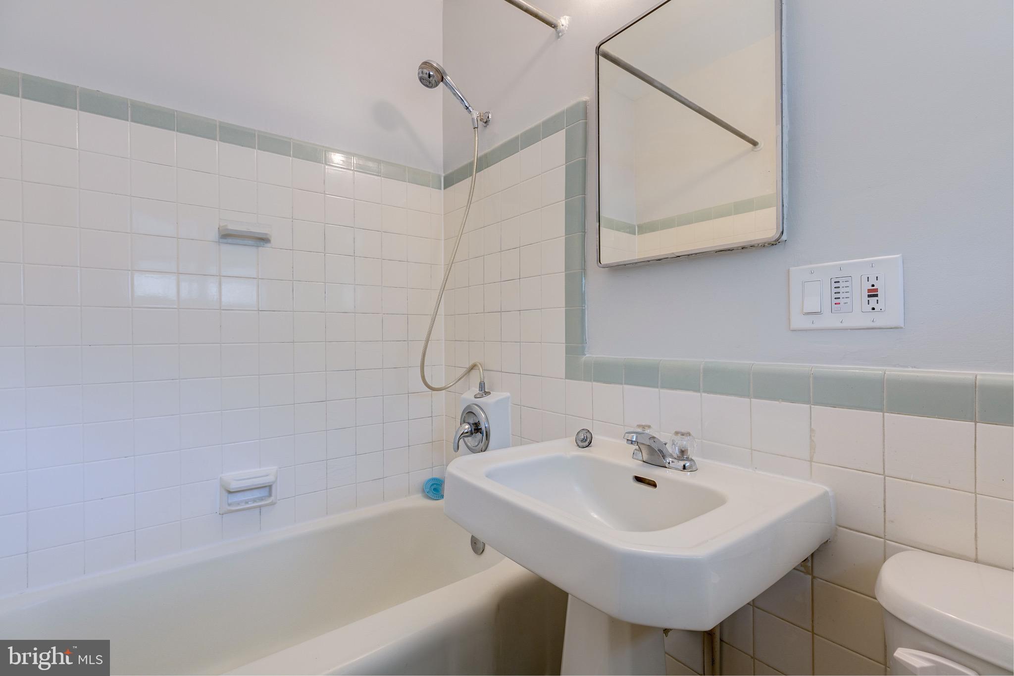 PARK  FAIRFAX - Residential Lease