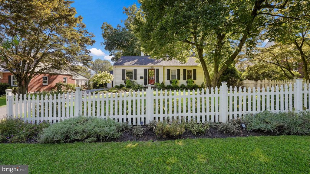 Photo of 104 Kreutz Avenue, DOYLESTOWN, PA 18901 (MLS # PABU2110350)