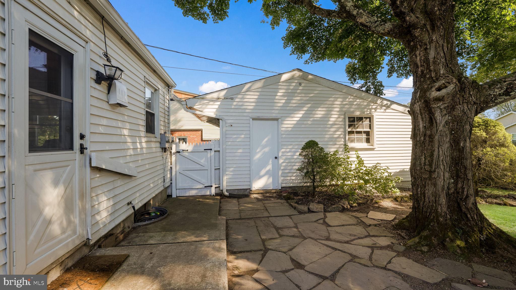 MAPLEWOOD - Residential