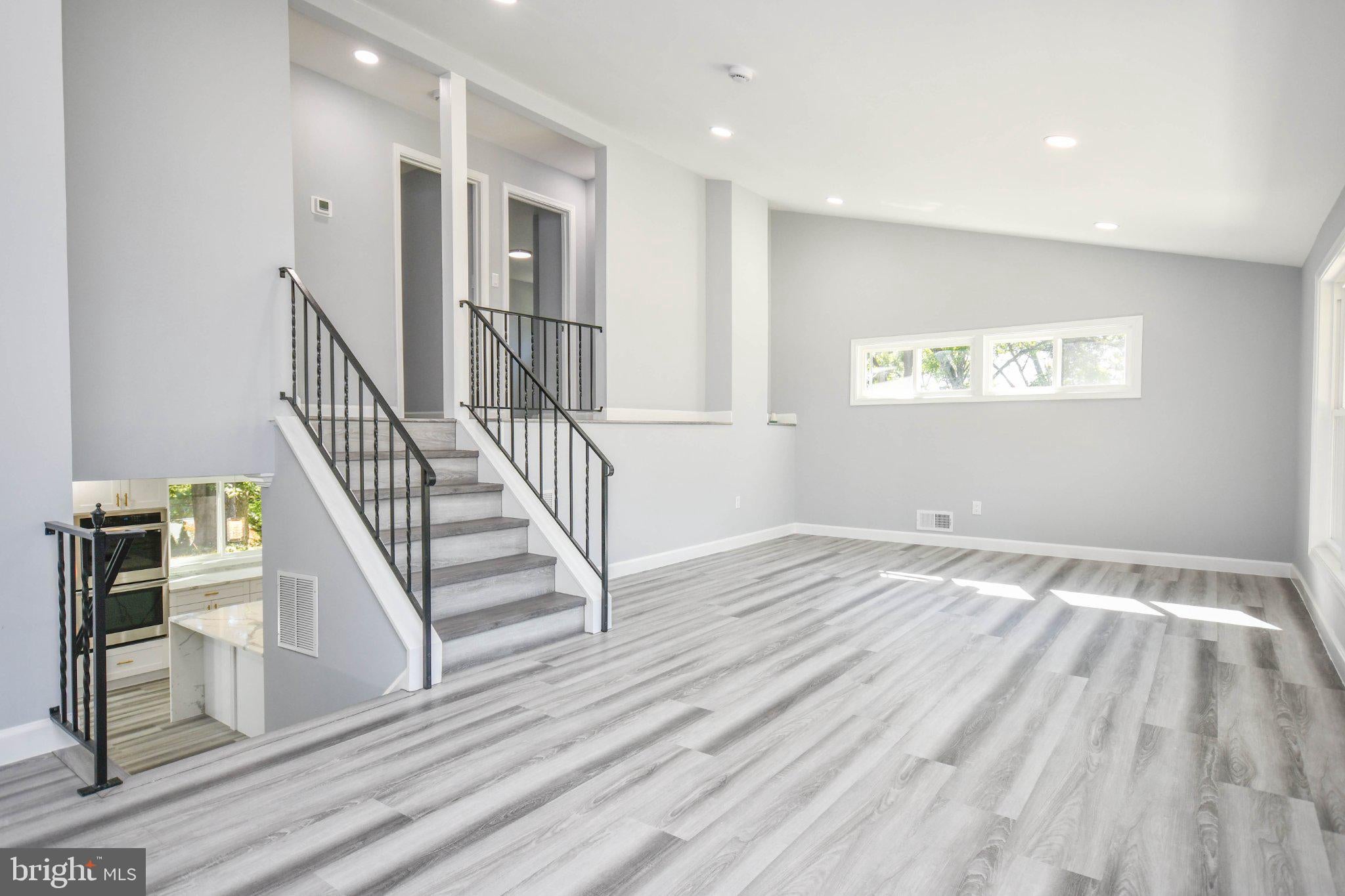 3433 ROLLINGVIEW COURT