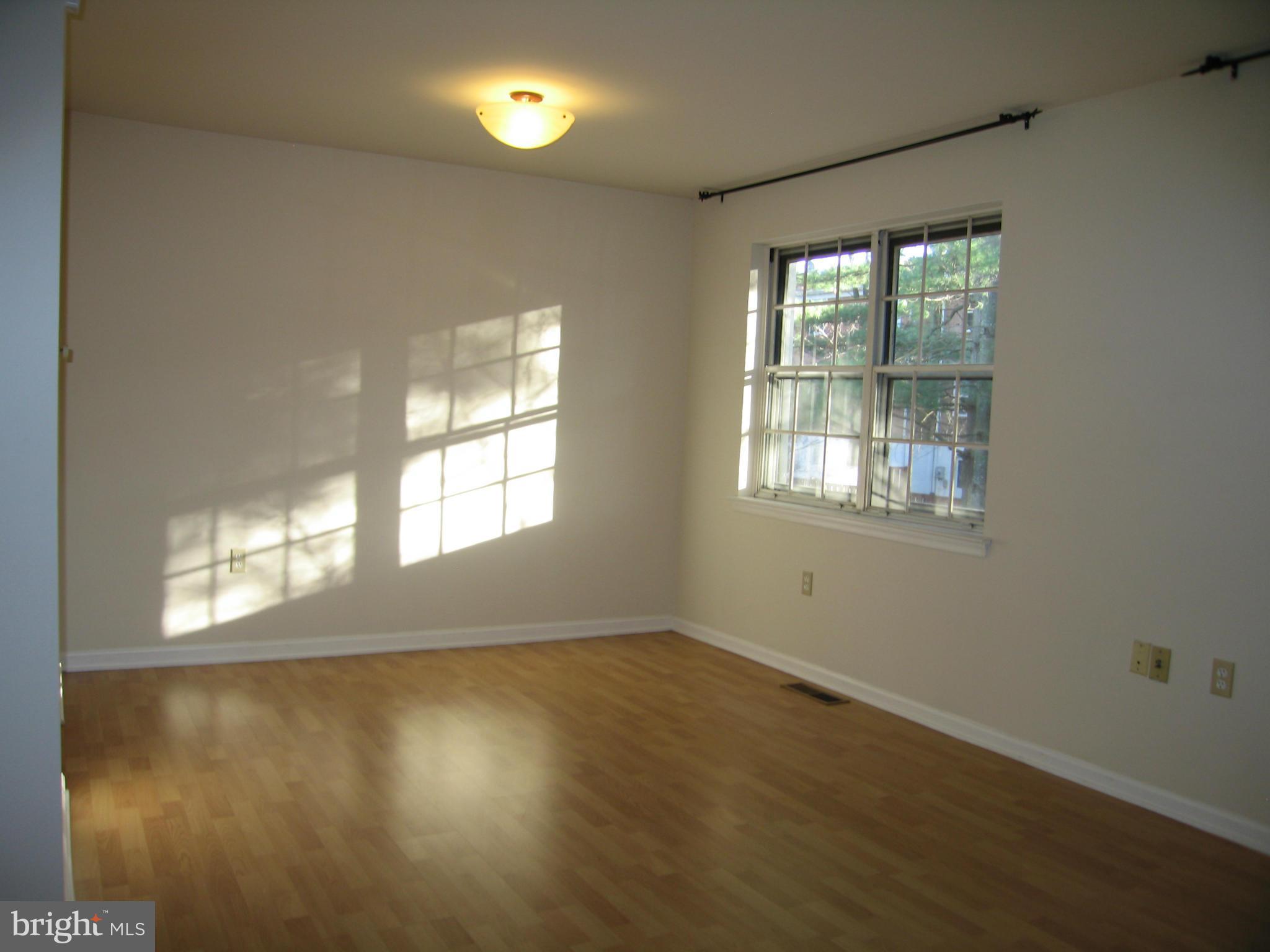 PINEWOOD GREENS - Residential Lease