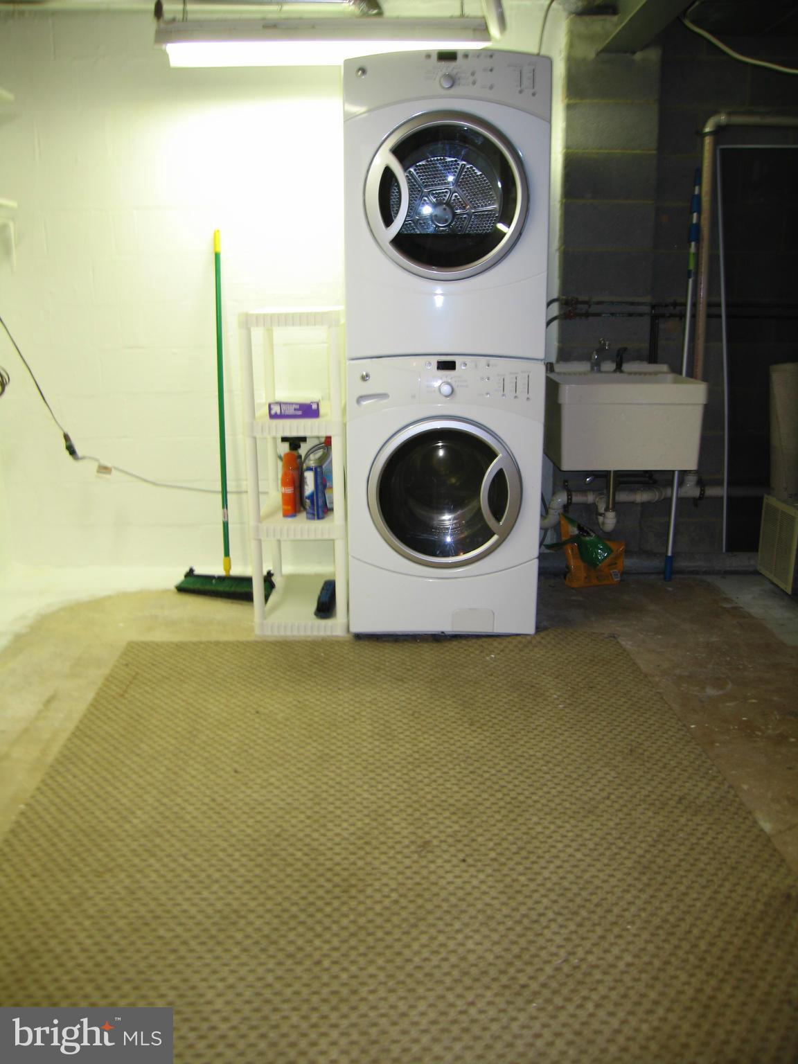 PINEWOOD GREENS - Residential Lease