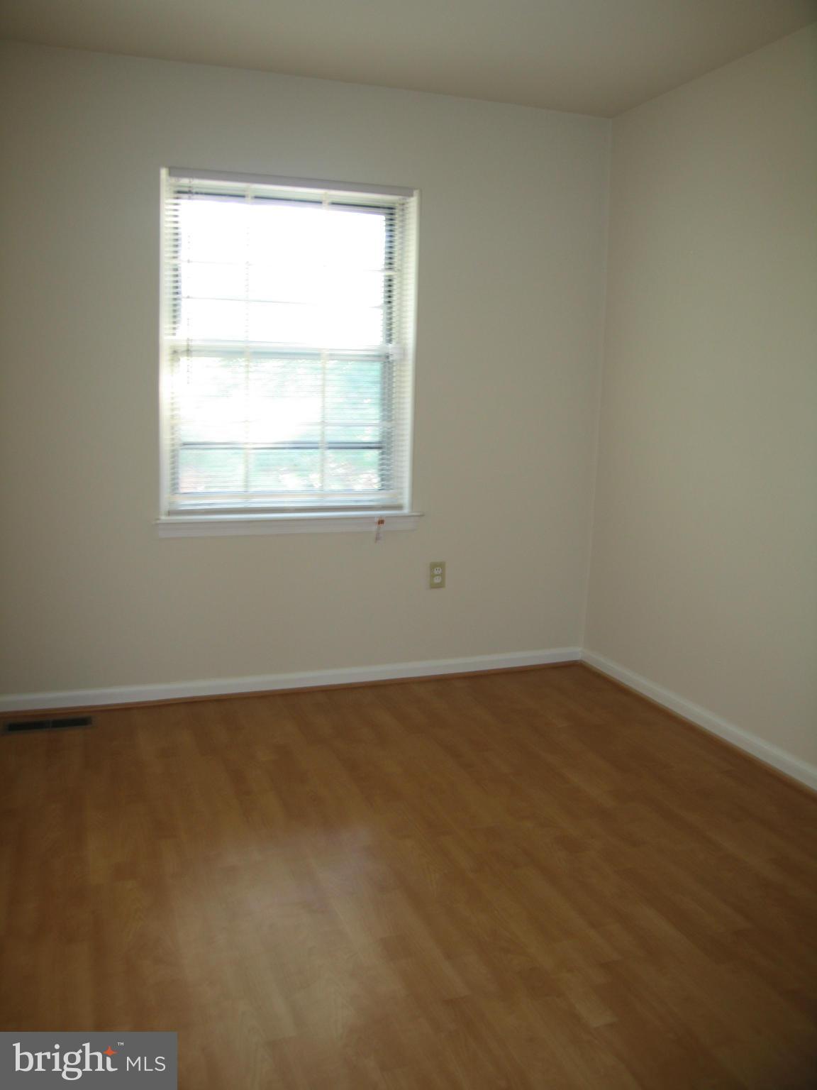 PINEWOOD GREENS - Residential Lease