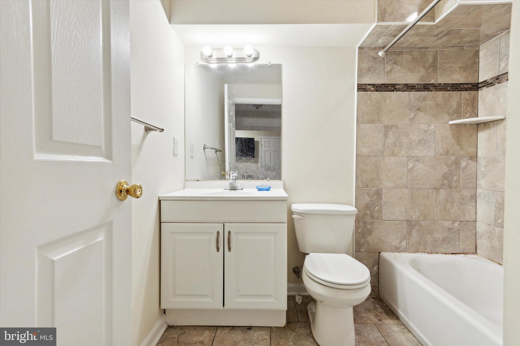 TEMPLE UNIVERSITY - Residential Lease