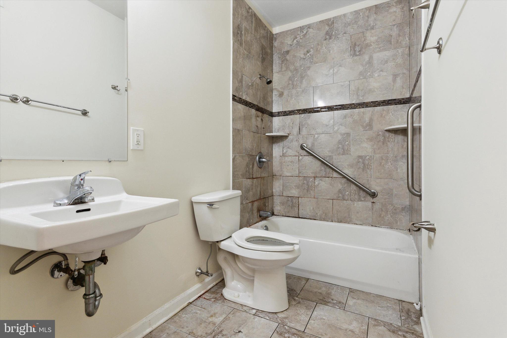 TEMPLE UNIVERSITY - Residential Lease