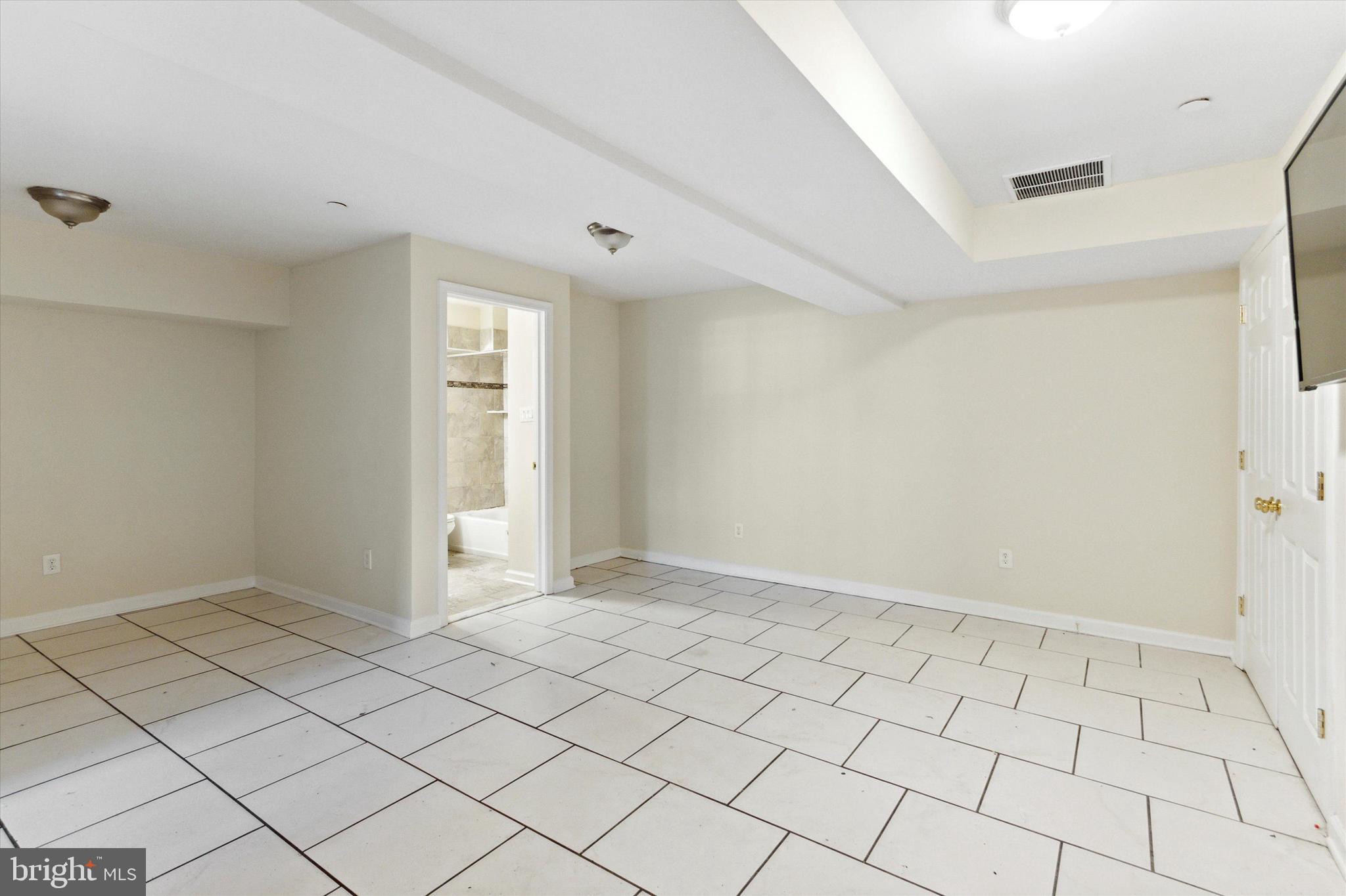 TEMPLE UNIVERSITY - Residential Lease