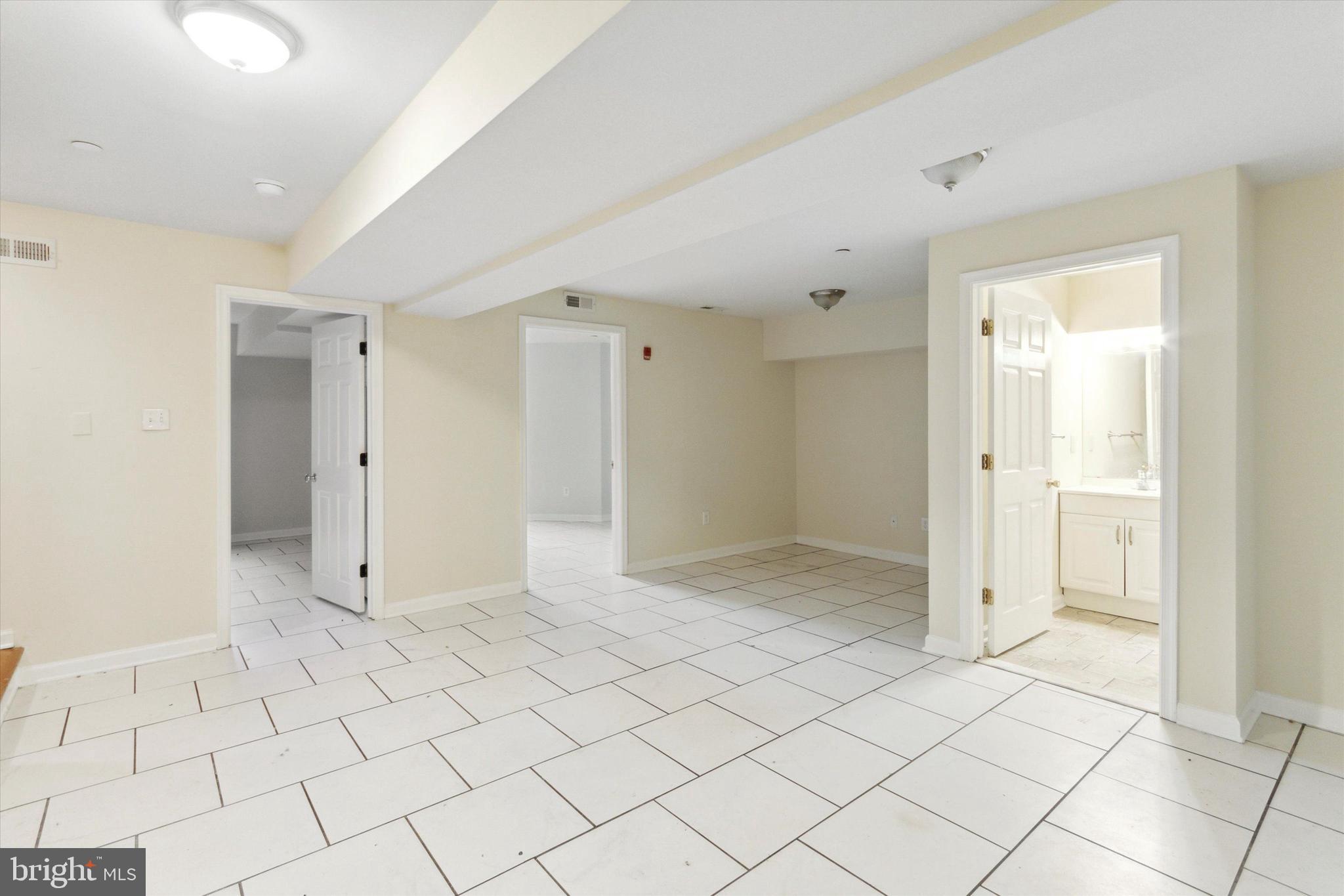 TEMPLE UNIVERSITY - Residential Lease