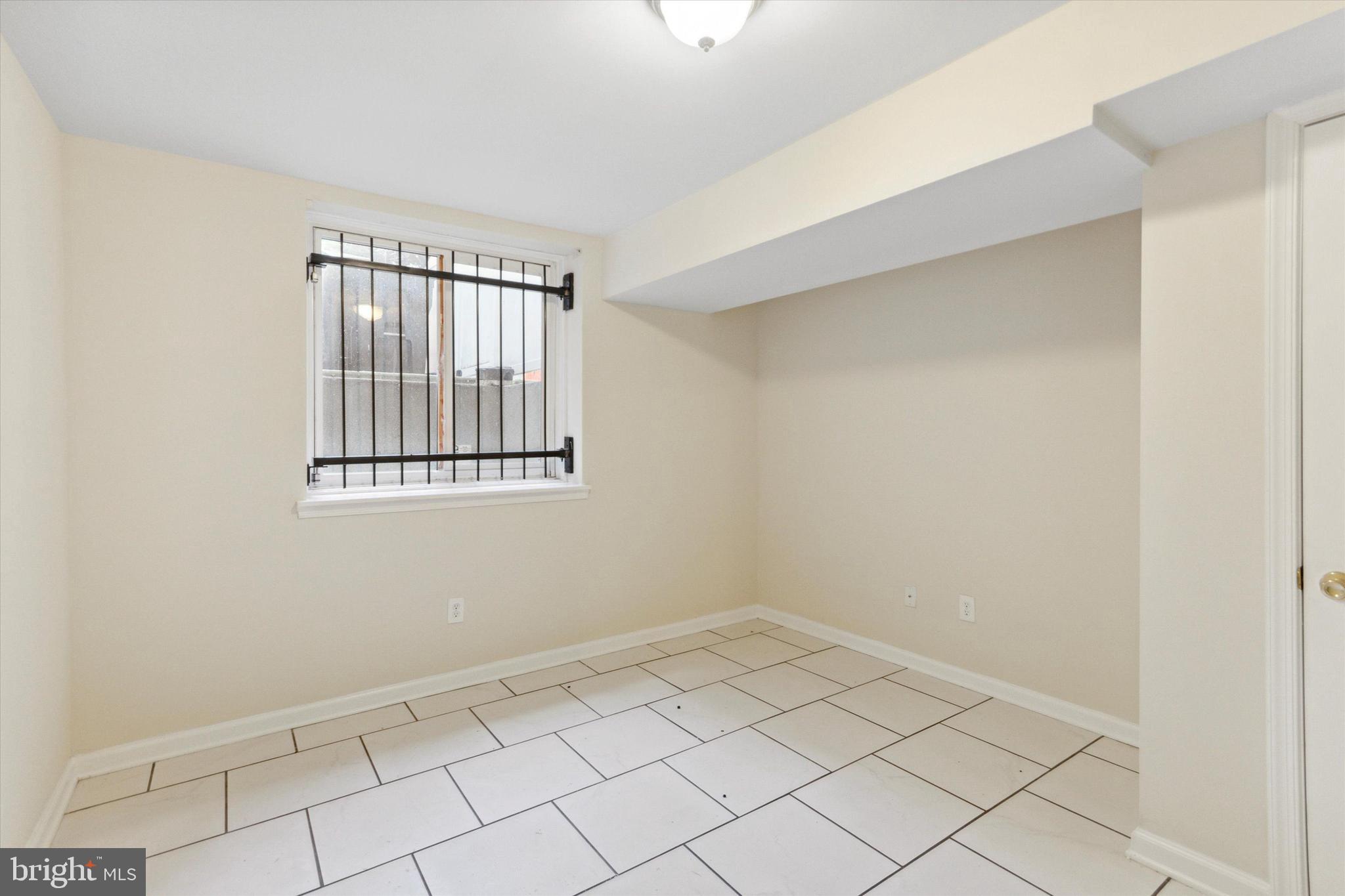 TEMPLE UNIVERSITY - Residential Lease