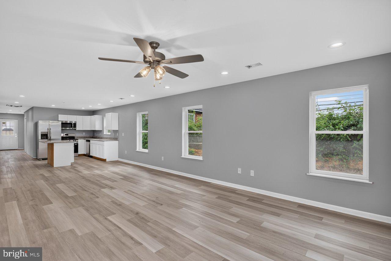395 TRENTON AVE