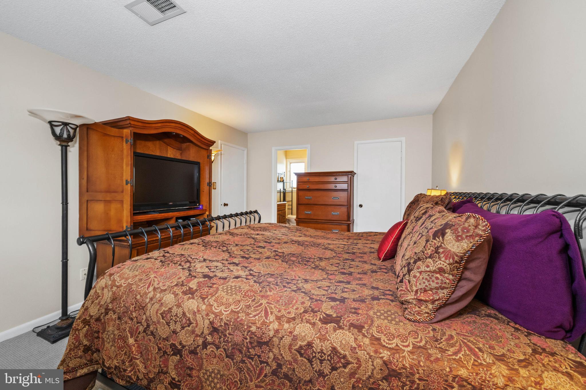 ROYAL GRANT - Residential