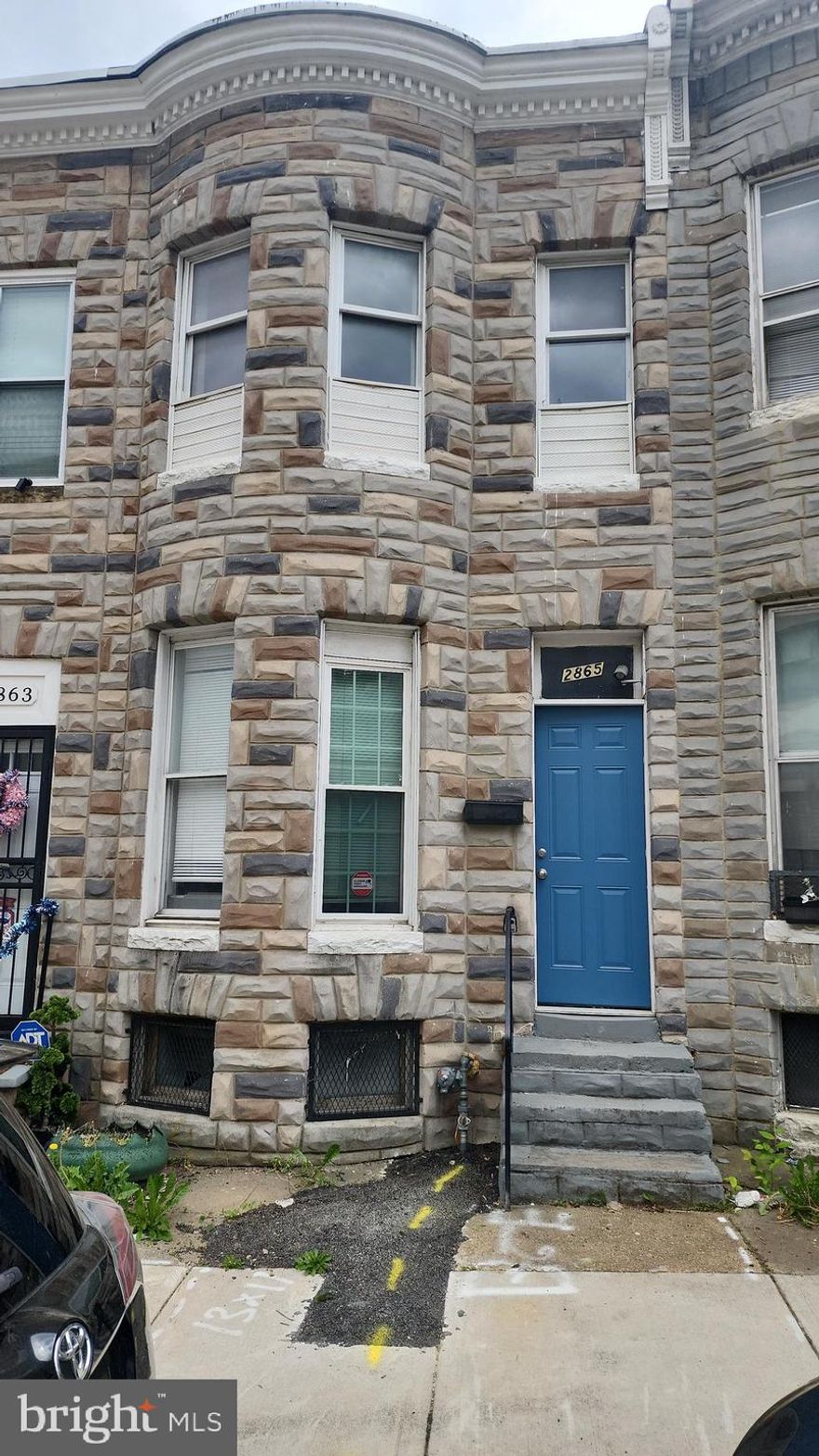 New opportunity in Baltimore — perfect for an owner-occupant or investor looking to add a strong rental property to their portfolio. Move-in ready with modern updates throughout!
Features include:
Luxury vinyl flooring on the first and second floors
Freshly painted interior
Renovated bathroom
Central A/C
Spacious layout with great rental potential
Ideal buy-and-hold opportunity
Great value at an affordable price. Whether you're looking for your next home or an income-producing property, this one checks all the boxes.