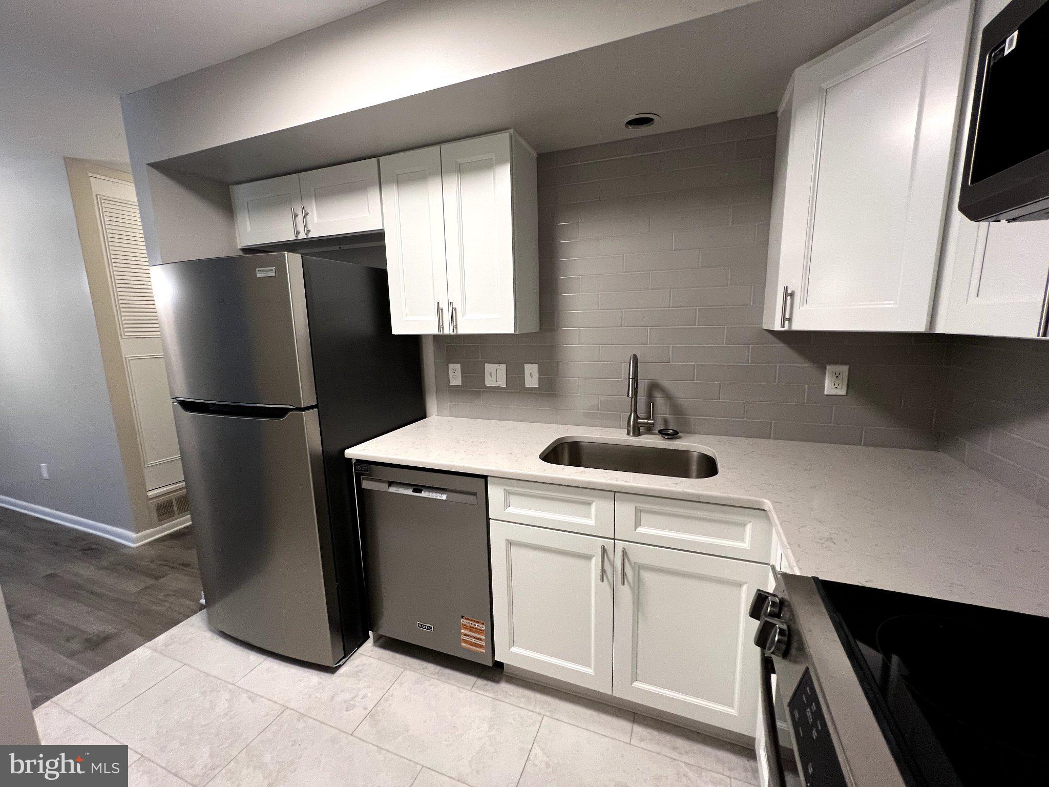 33 WINDERMERE AVENUE B101
