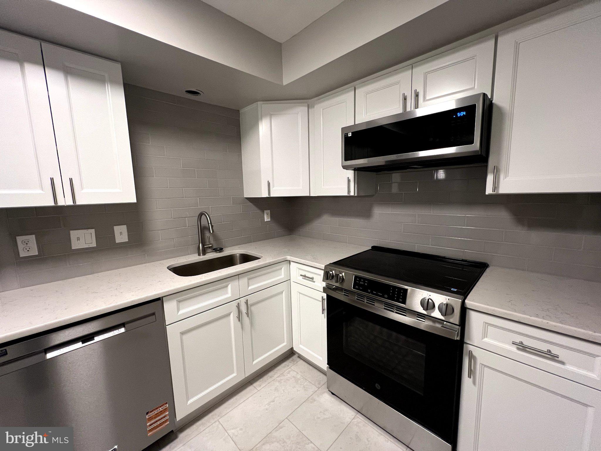 33 WINDERMERE AVENUE B101